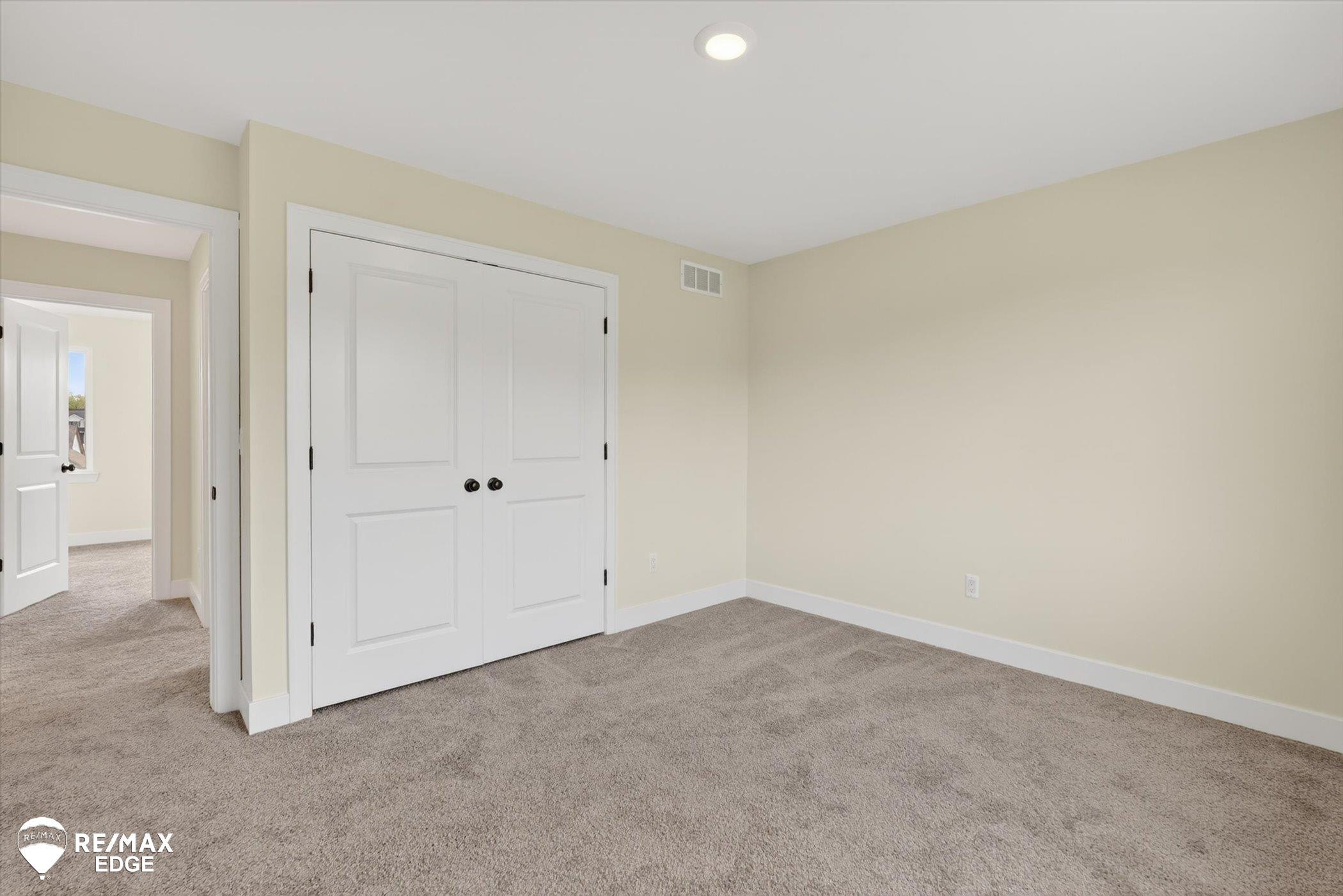 8100 Peninsula Circle, Grand Blanc, MI 48439 — Photo 33