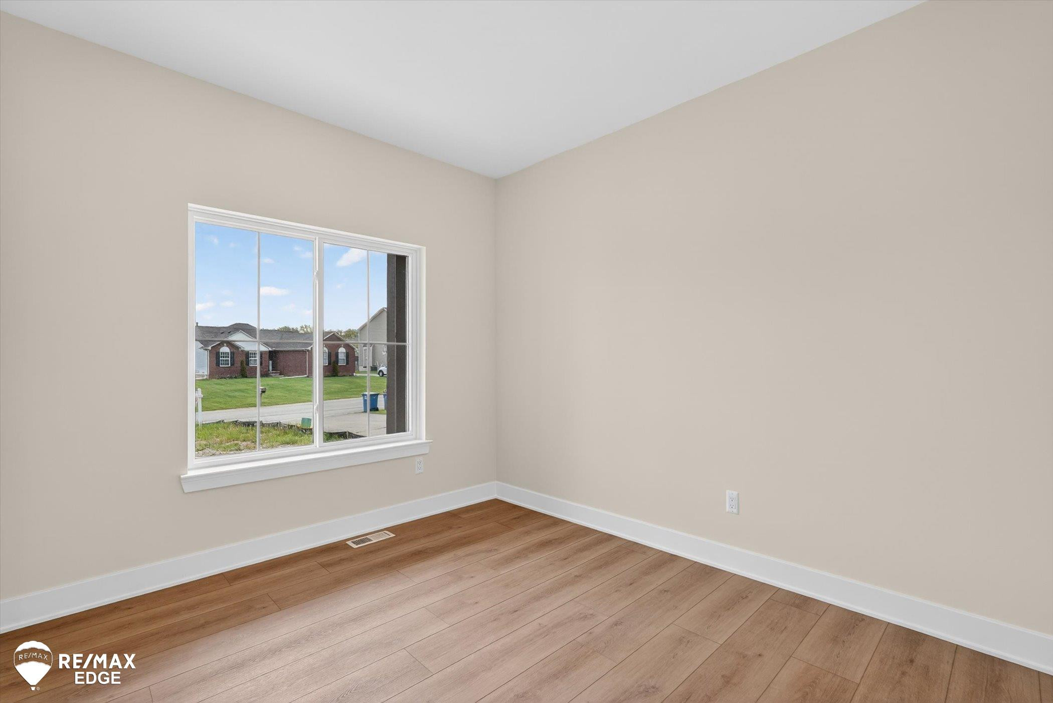 8100 Peninsula Circle, Grand Blanc, MI 48439 — Photo 3