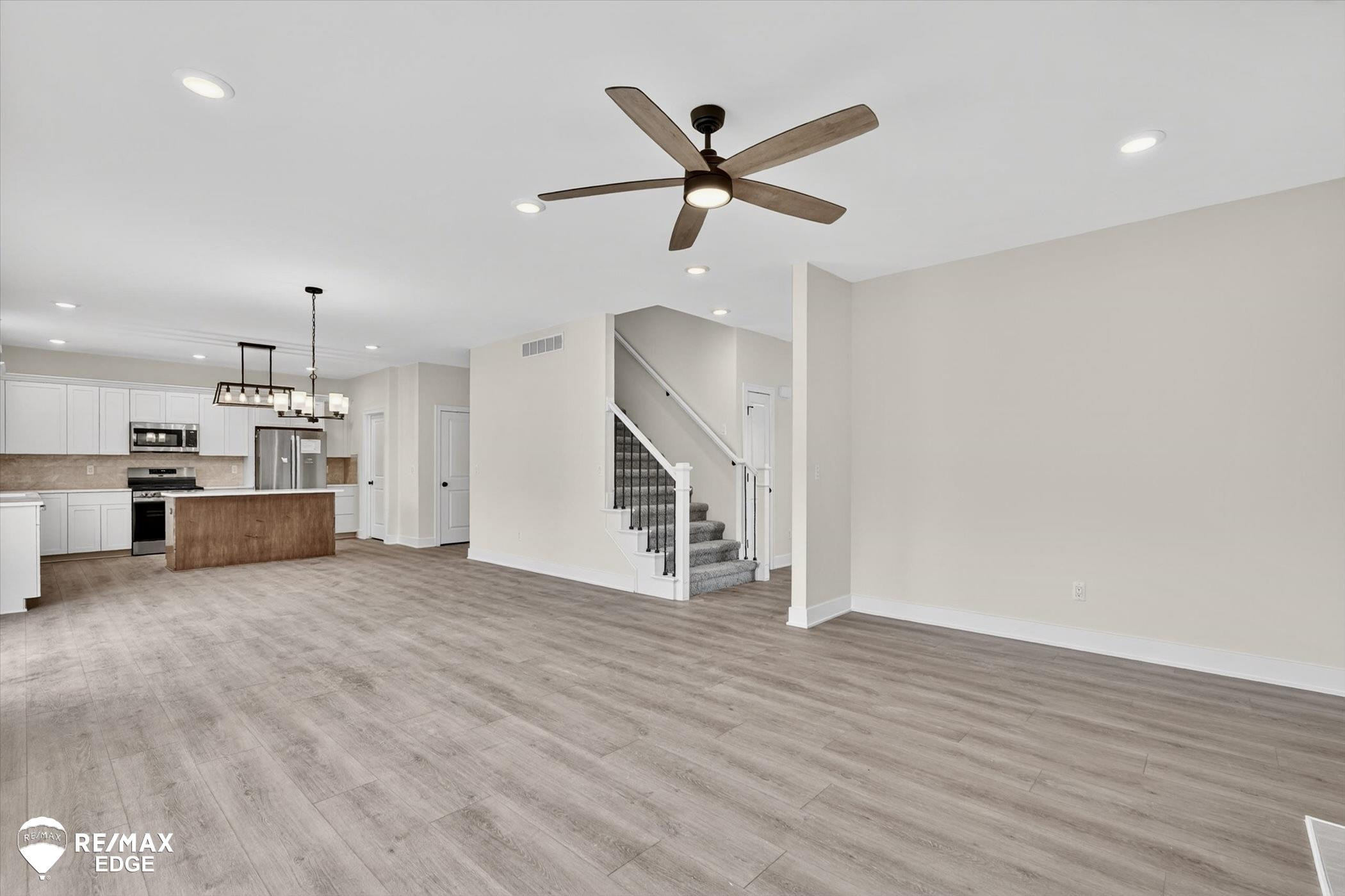 8100 Peninsula Circle, Grand Blanc, MI 48439 — Photo 10