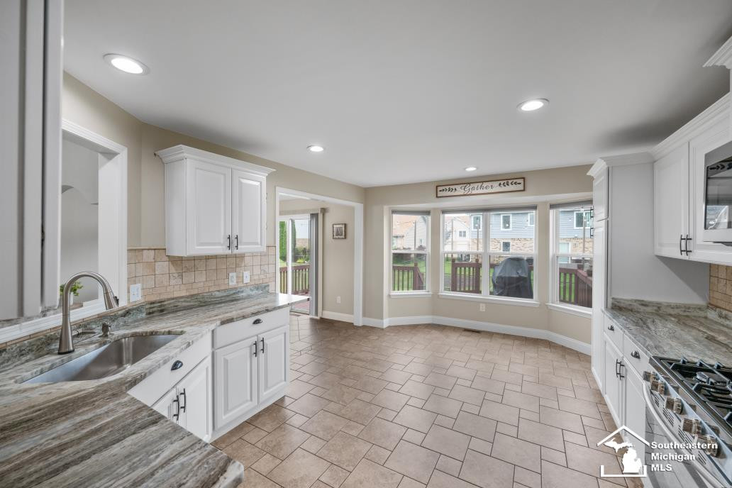 23635 Lori Drive, Flat Rock, MI 48134 — Photo 14