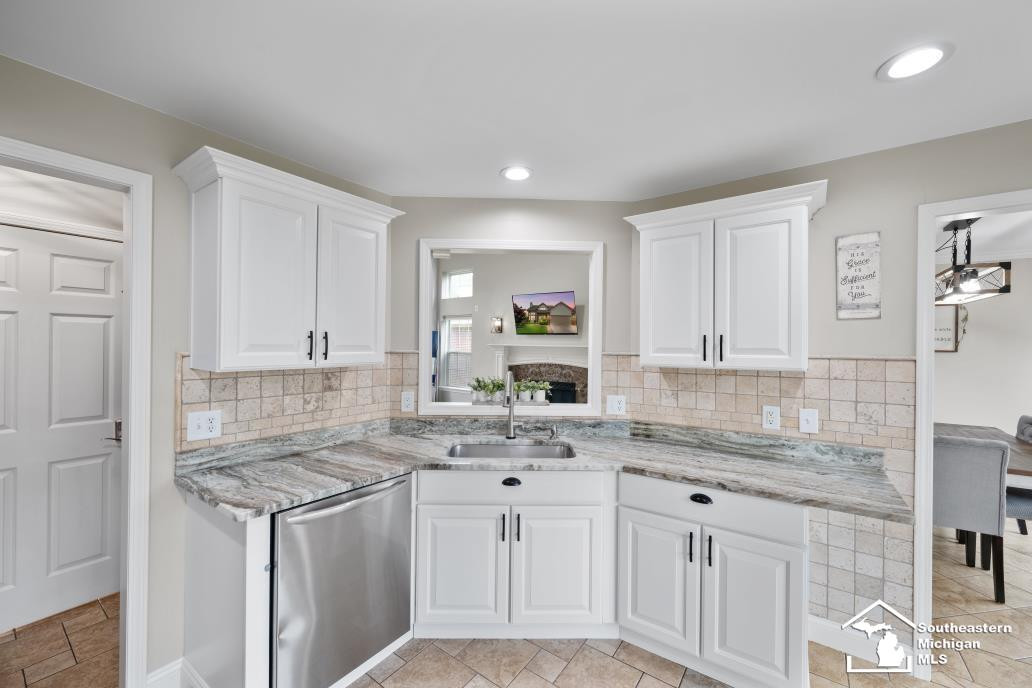 23635 Lori Drive, Flat Rock, MI 48134 — Photo 15