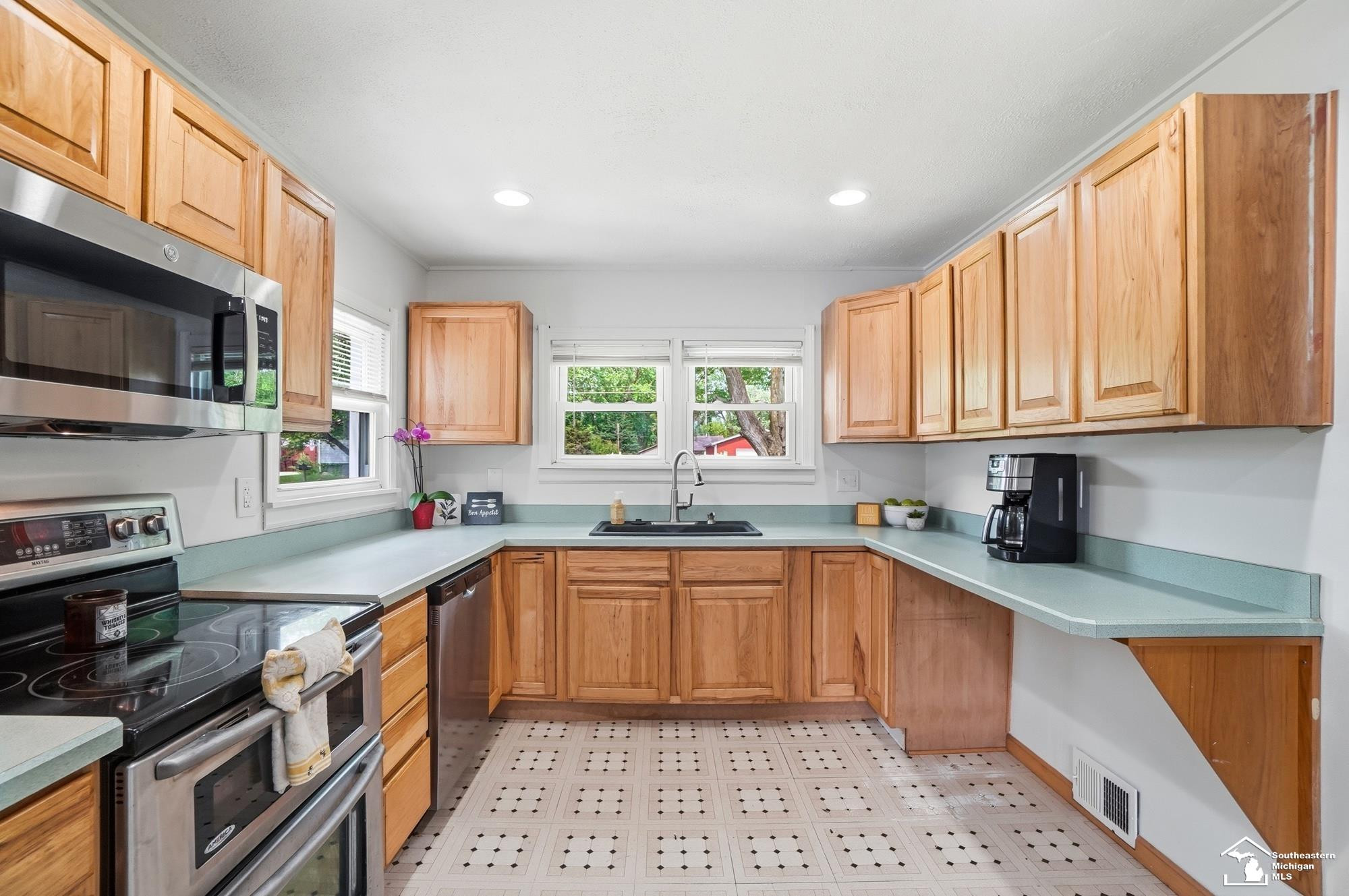 15592 Cedar Street, Monroe, MI 48161 — Photo 12