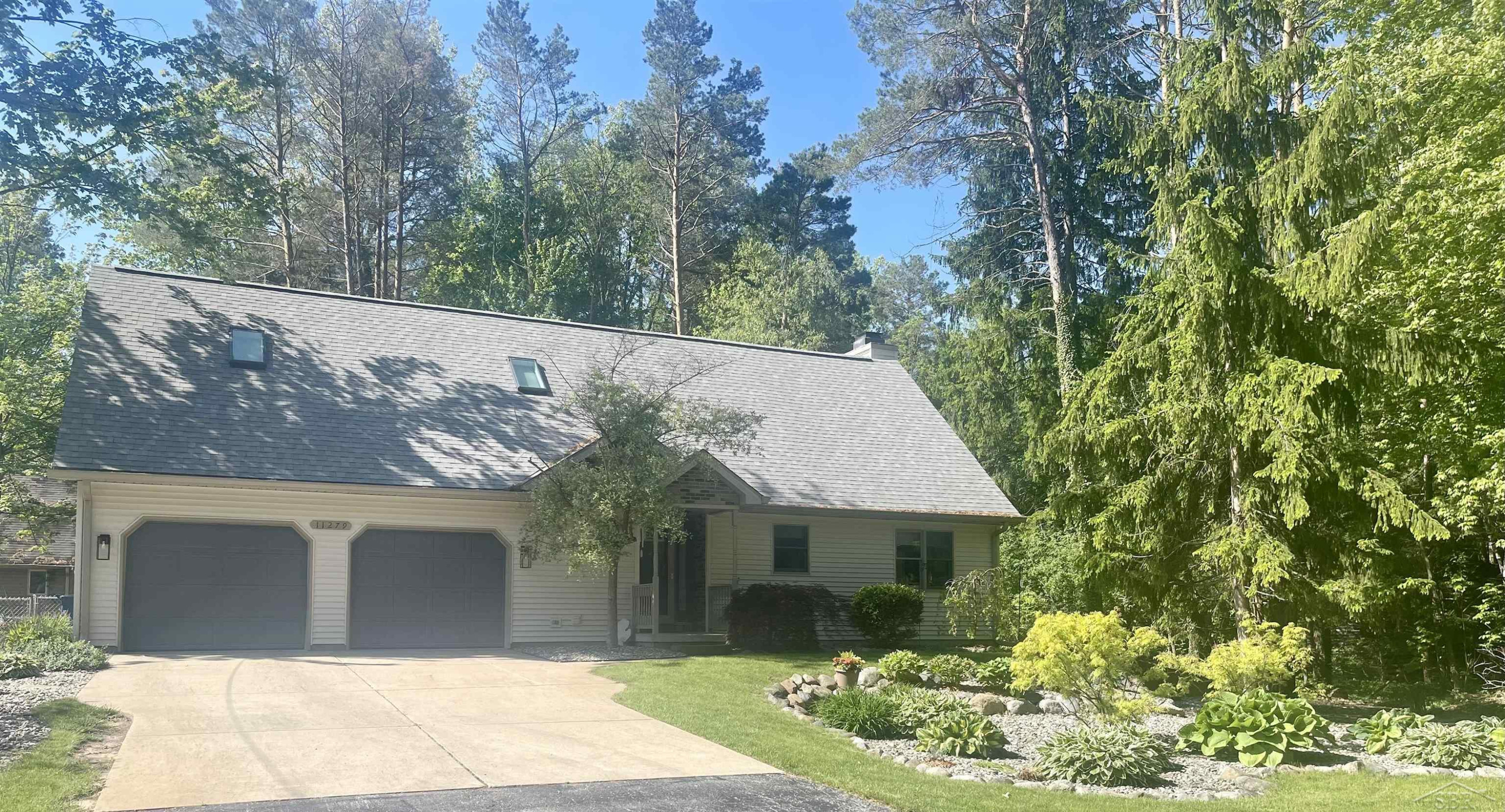 11279 Sarle Road, Freeland, MI 48623