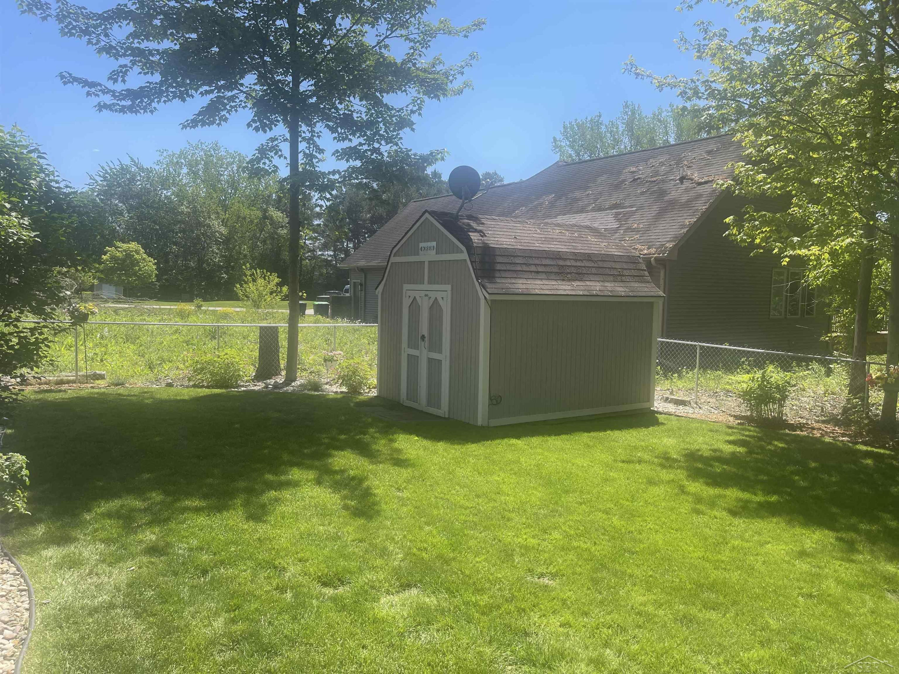 11279 Sarle Road, Freeland, MI 48623 — Photo 21