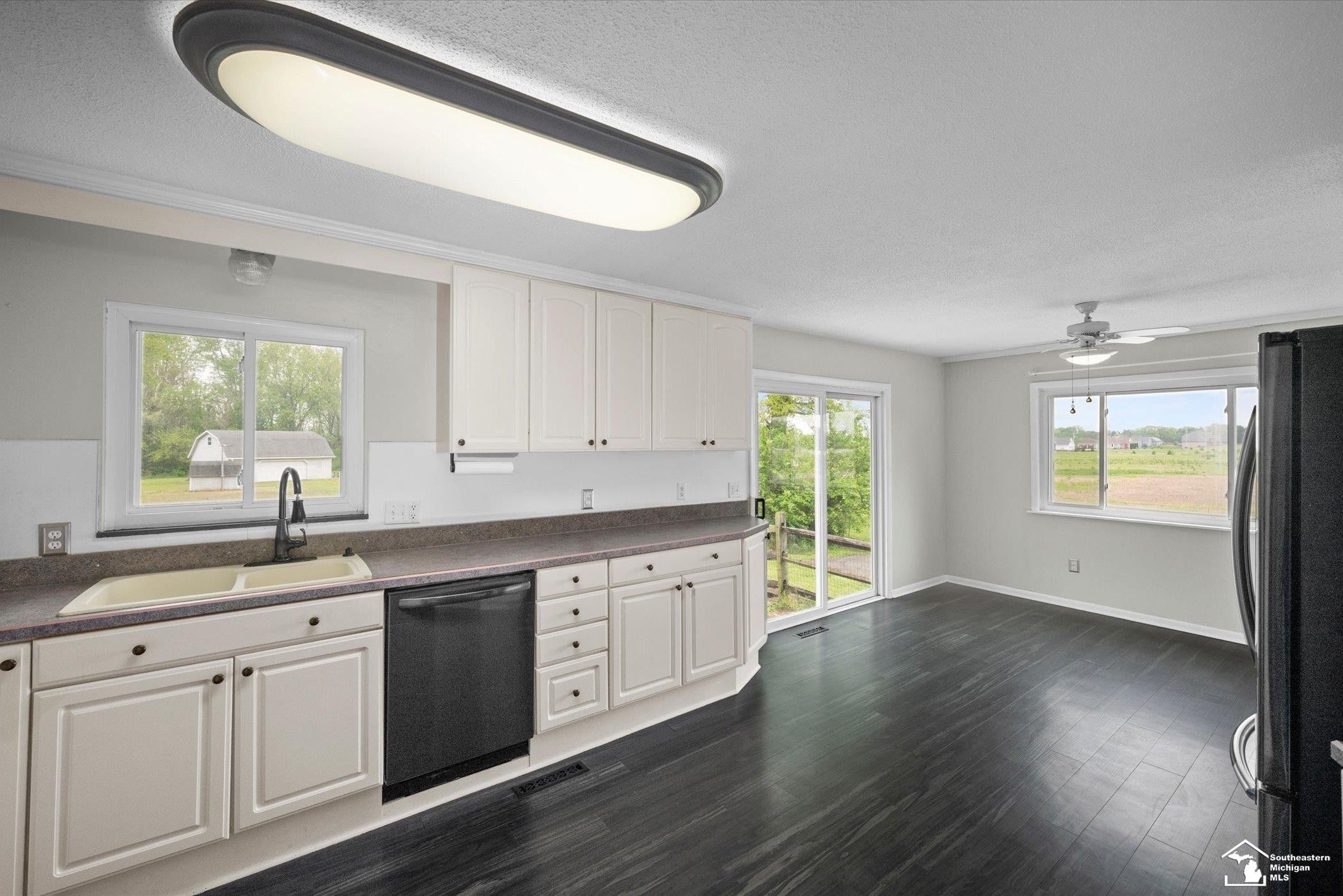 2058 W Erie Road, Temperance, MI 48182 — Photo 15