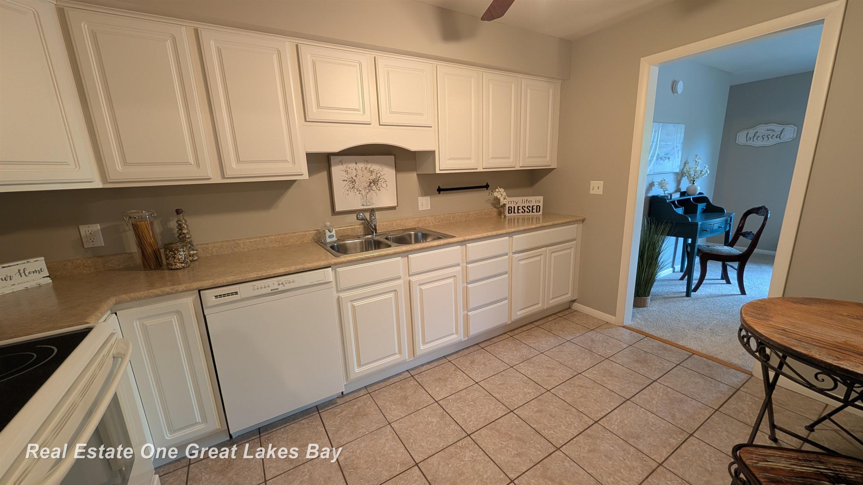 5905 W Michigan Avenue, Unit 79/B-3, Saginaw, MI 48638 — Photo 20