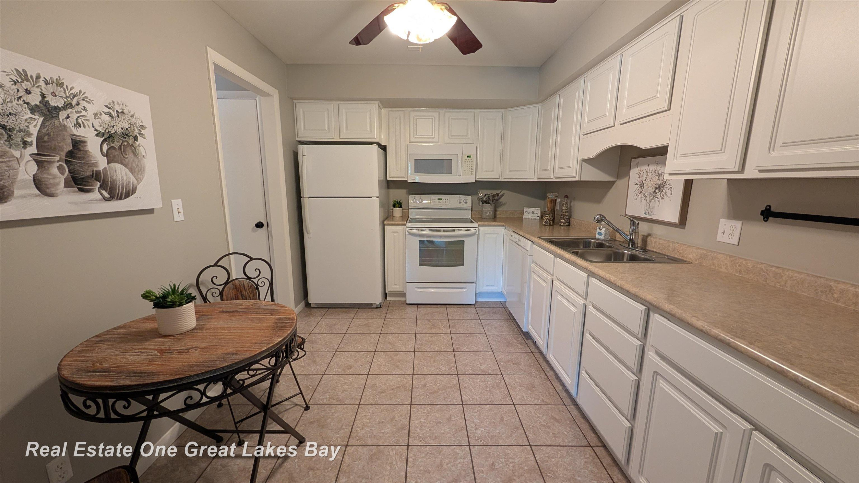 5905 W Michigan Avenue, Unit 79/B-3, Saginaw, MI 48638 — Photo 21