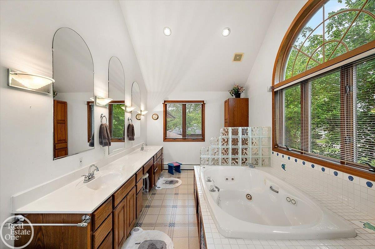 88 Aspinwall Drive, Troy, MI 48098 — Photo 38
