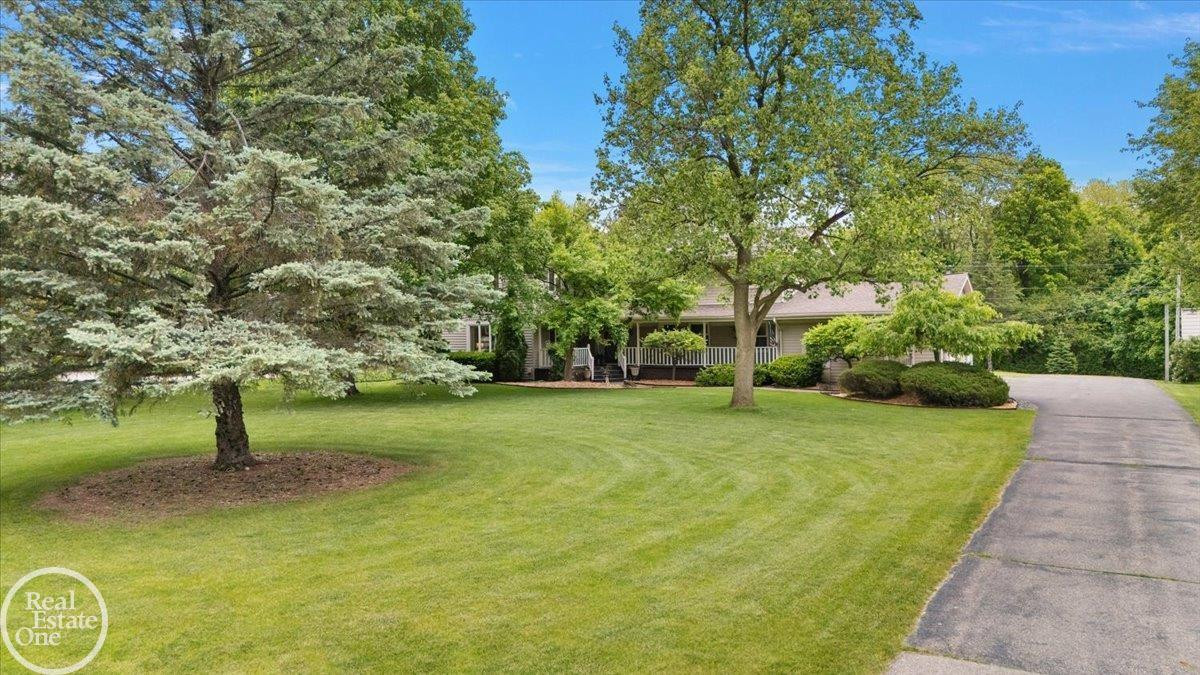 88 Aspinwall Drive, Troy, MI 48098 — Photo 2