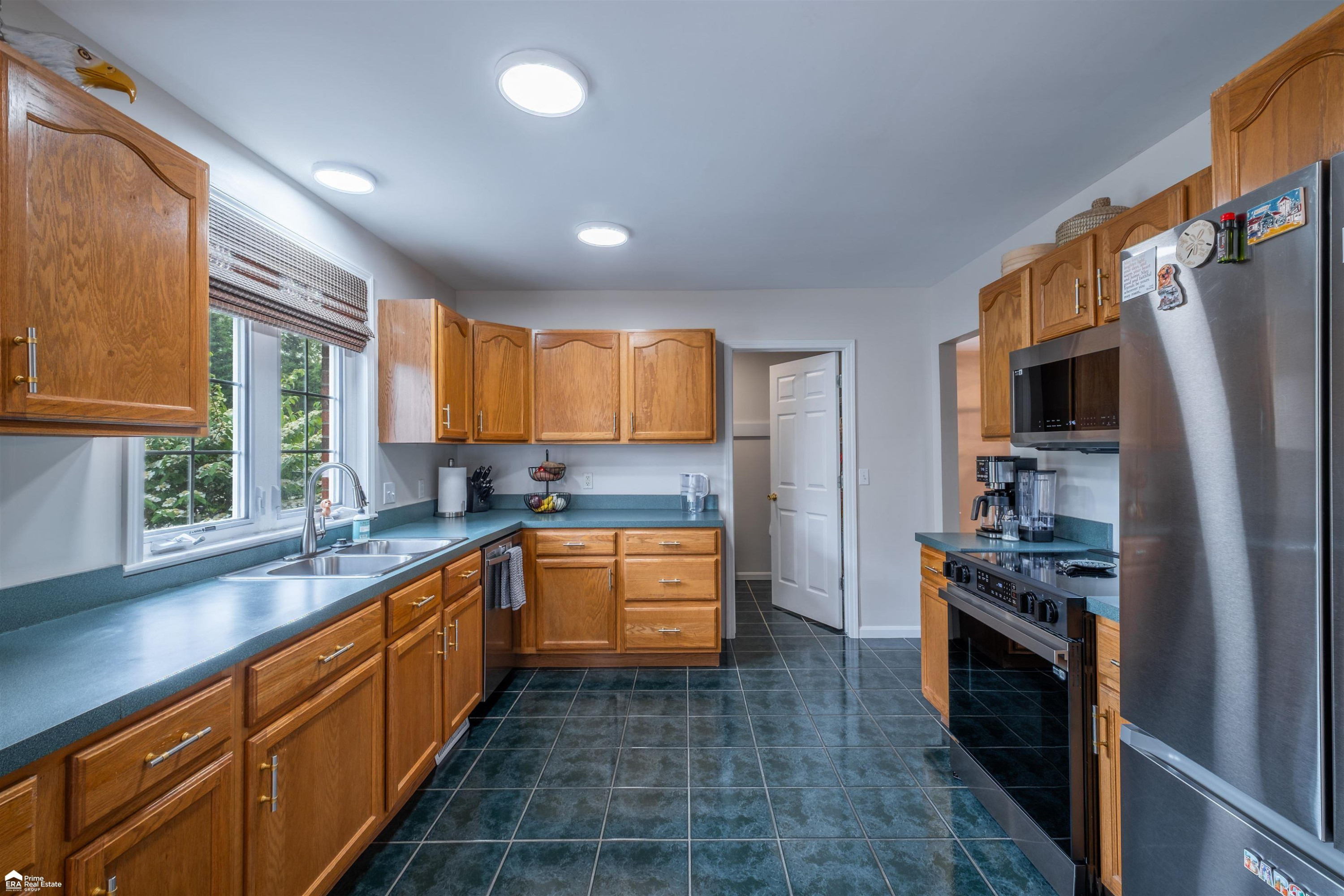 8201 Fountain View Drive, Flushing, MI 48433 — Photo 10