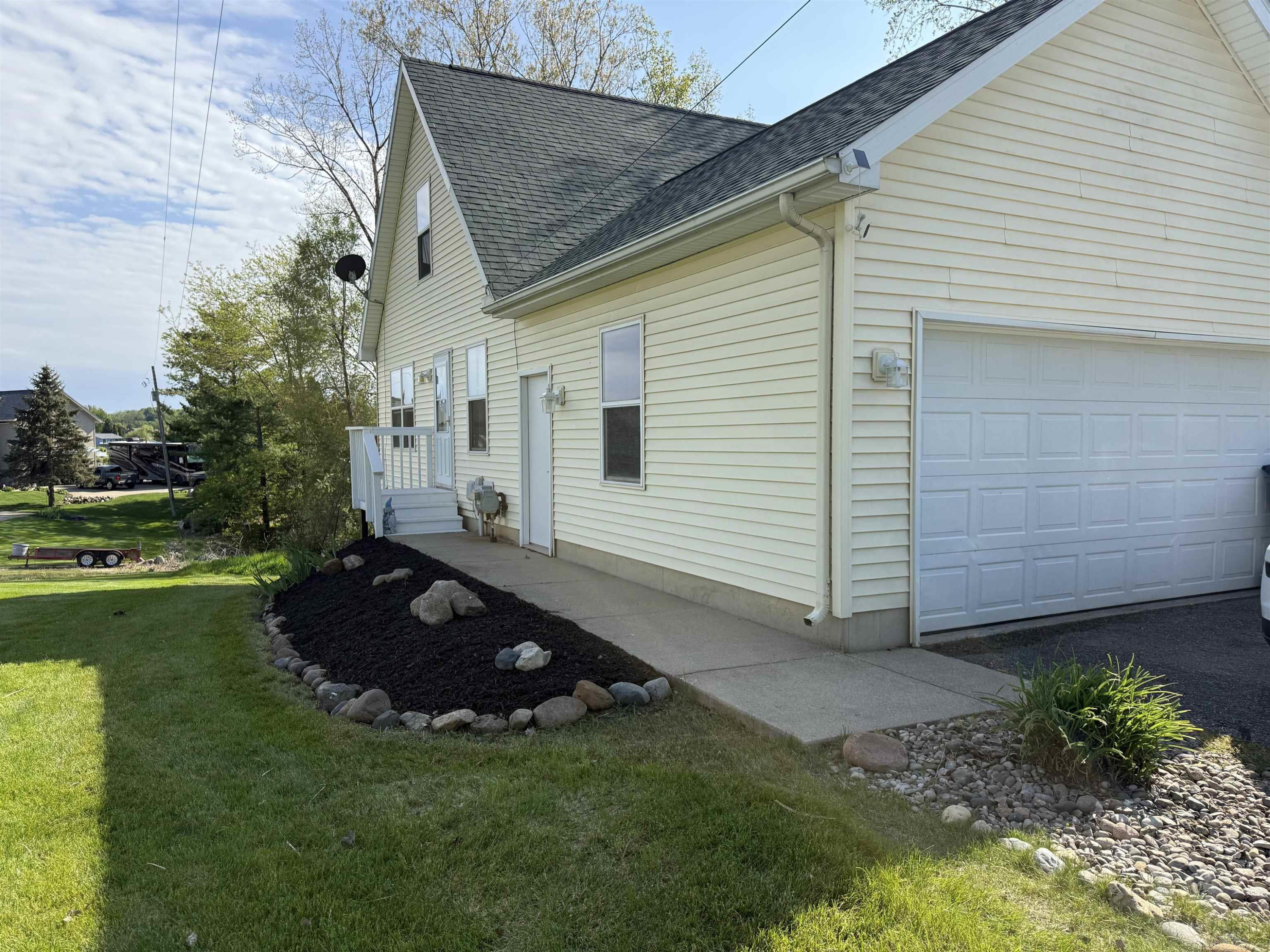 14235 Northmoor Drive, Cement City, MI 49233