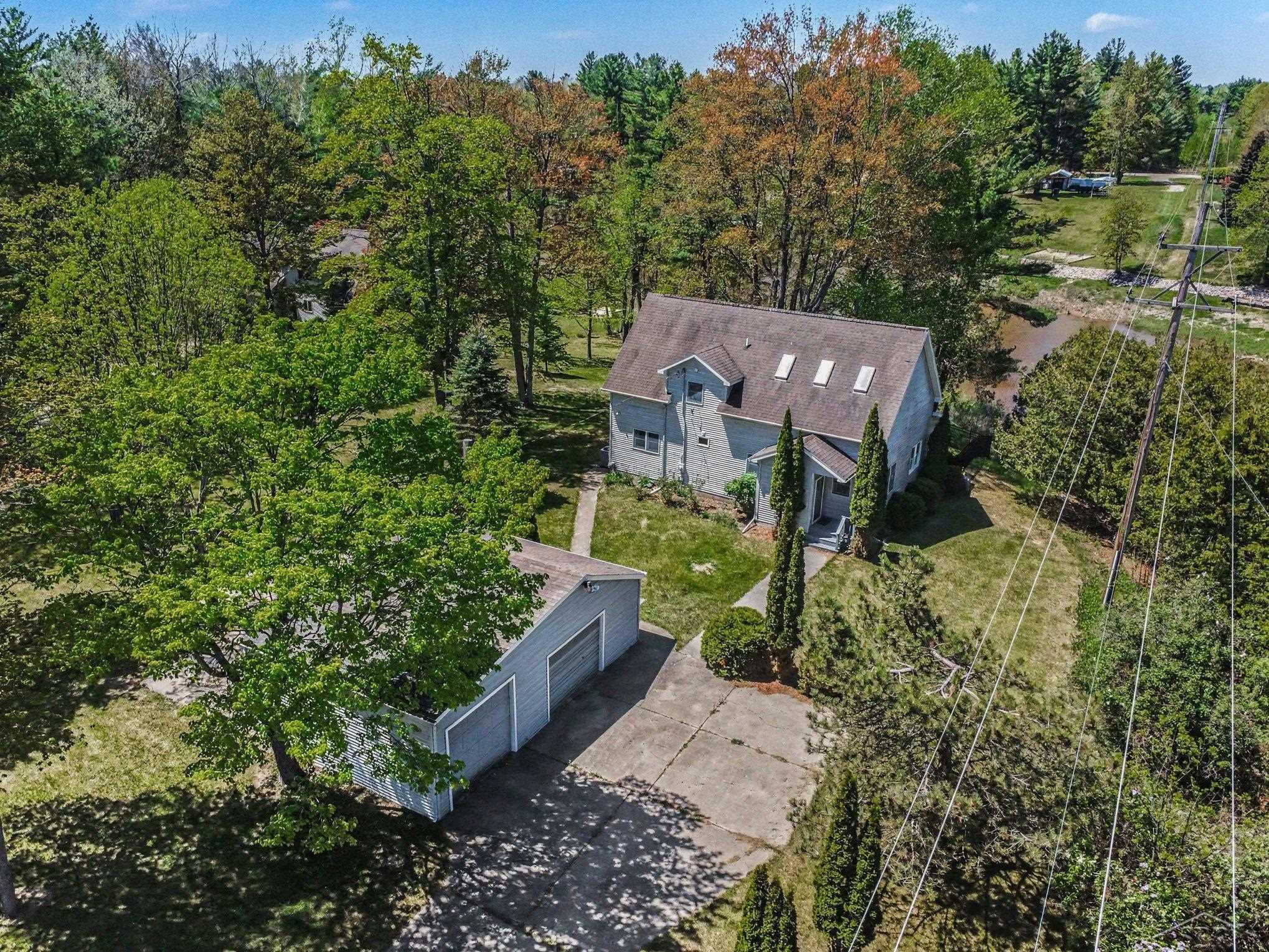 1019 Siesta Drive, Gladwin, MI 48624