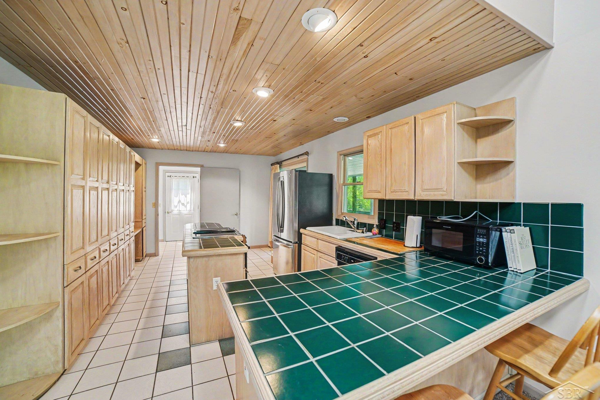 1019 Siesta Drive, Gladwin, MI 48624 — Photo 11