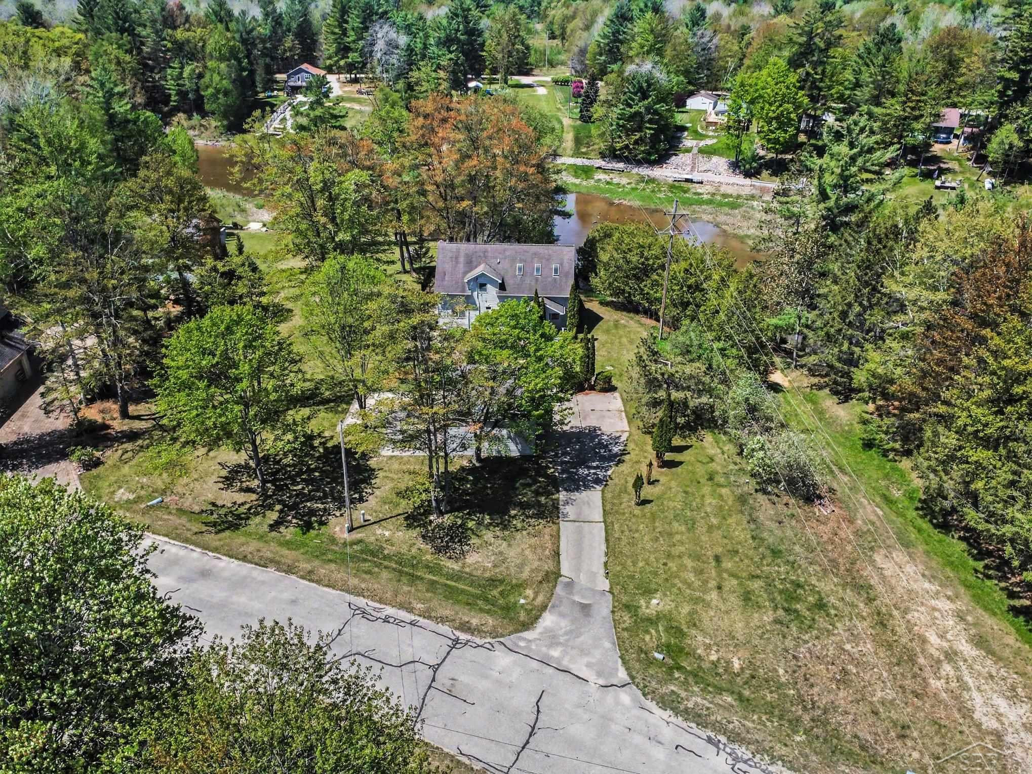 1019 Siesta Drive, Gladwin, MI 48624 — Photo 40