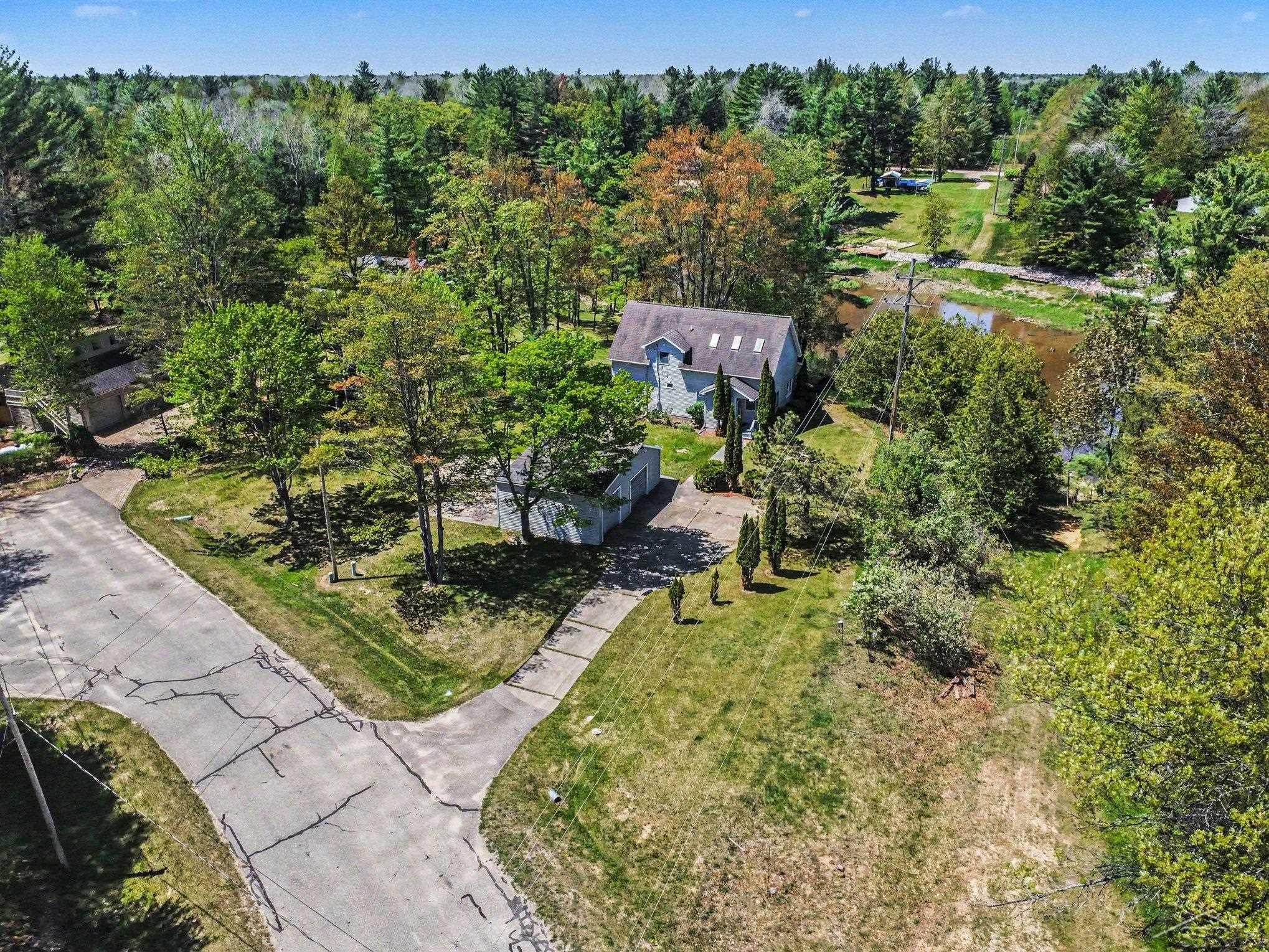 1019 Siesta Drive, Gladwin, MI 48624 — Photo 43