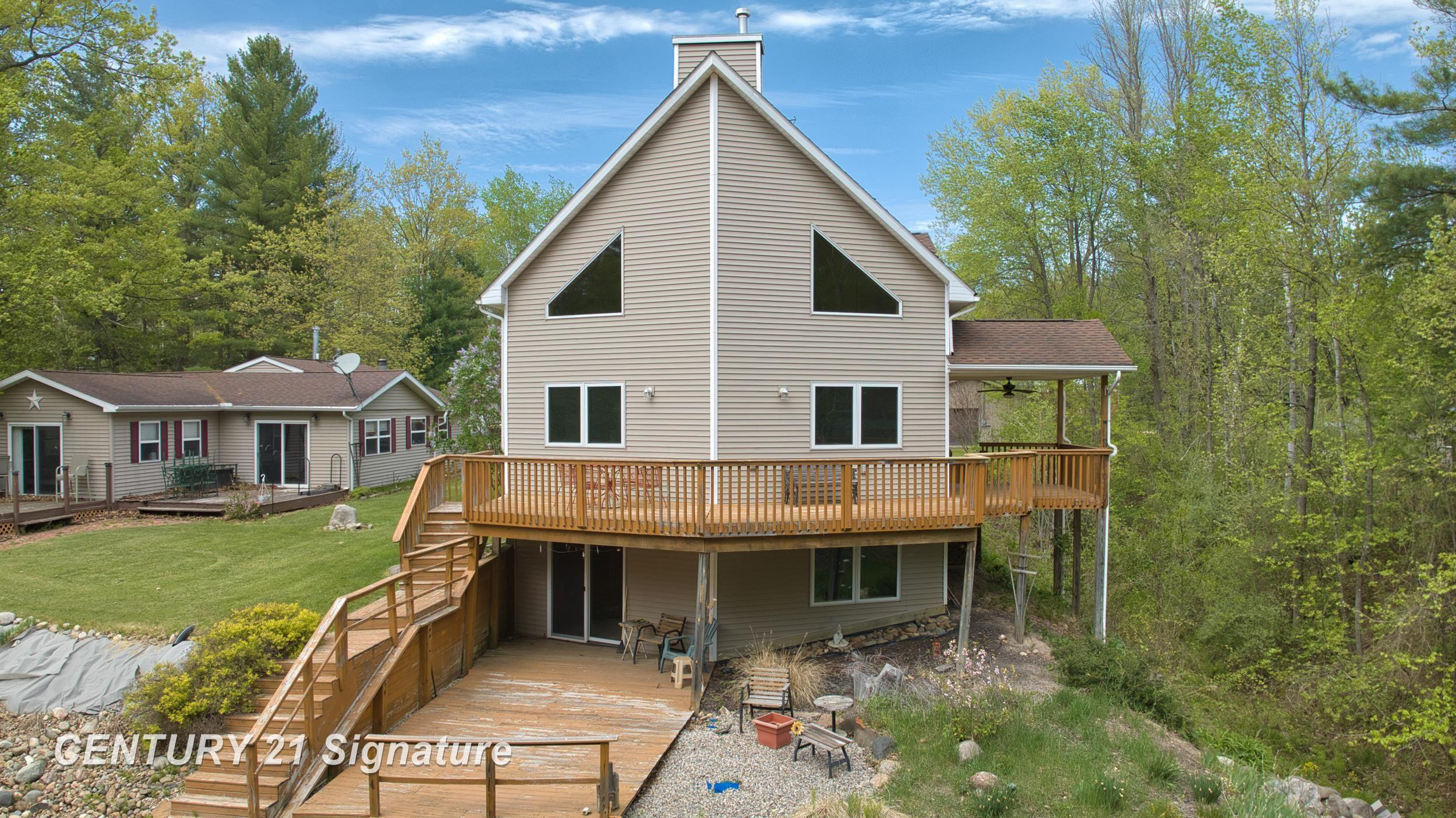 1724 Middle Point Drive, Alger, MI 48610