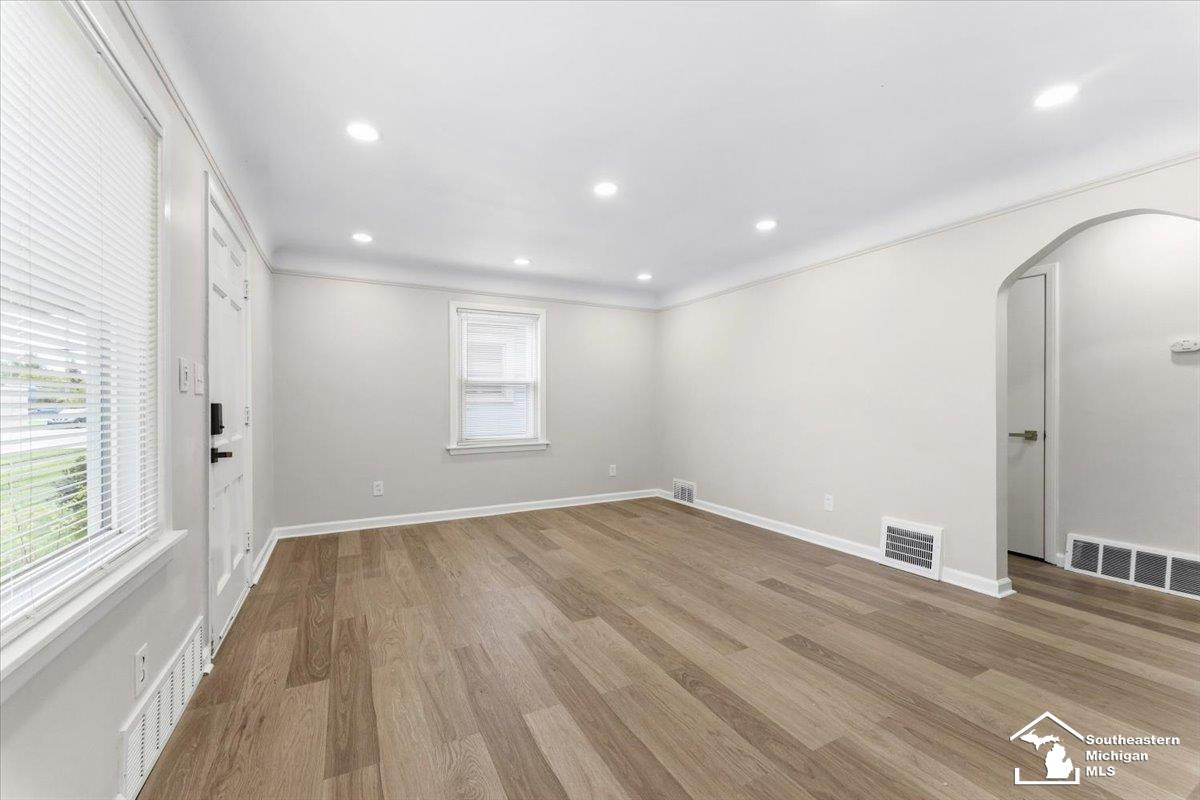 6810 Robinson Street, Allen Park, MI 48101 — Photo 2