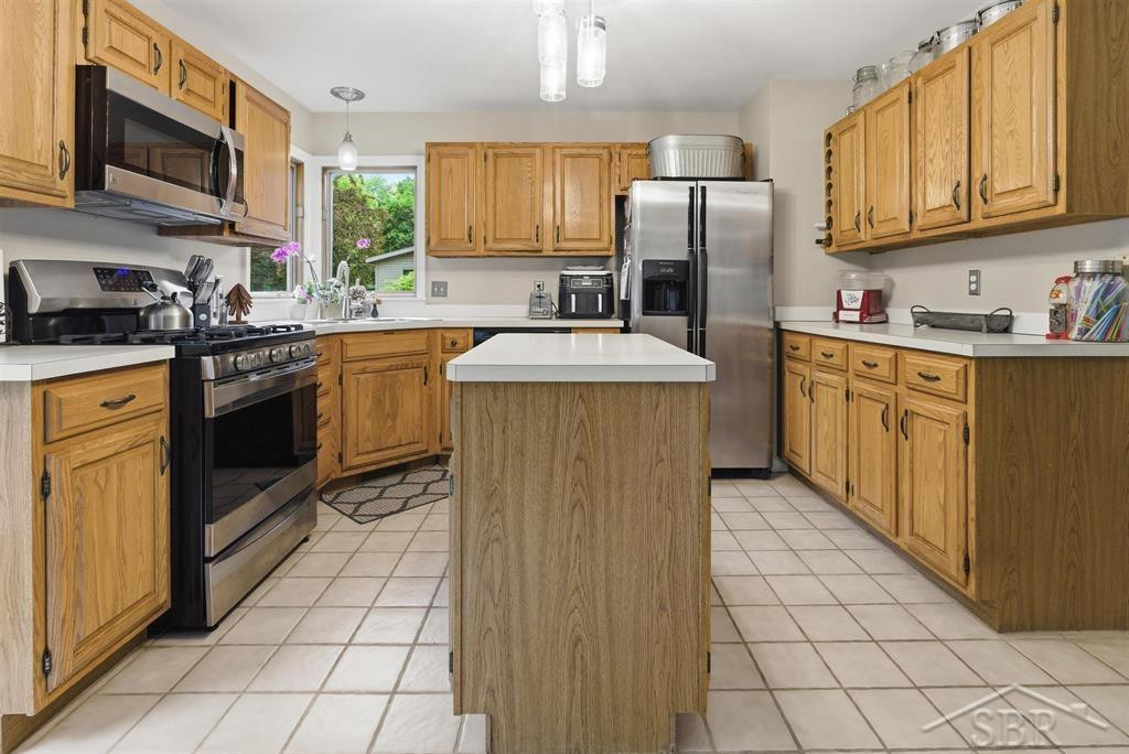 3015 Walden Woods Drive, Midland, MI 48640 — Photo 10