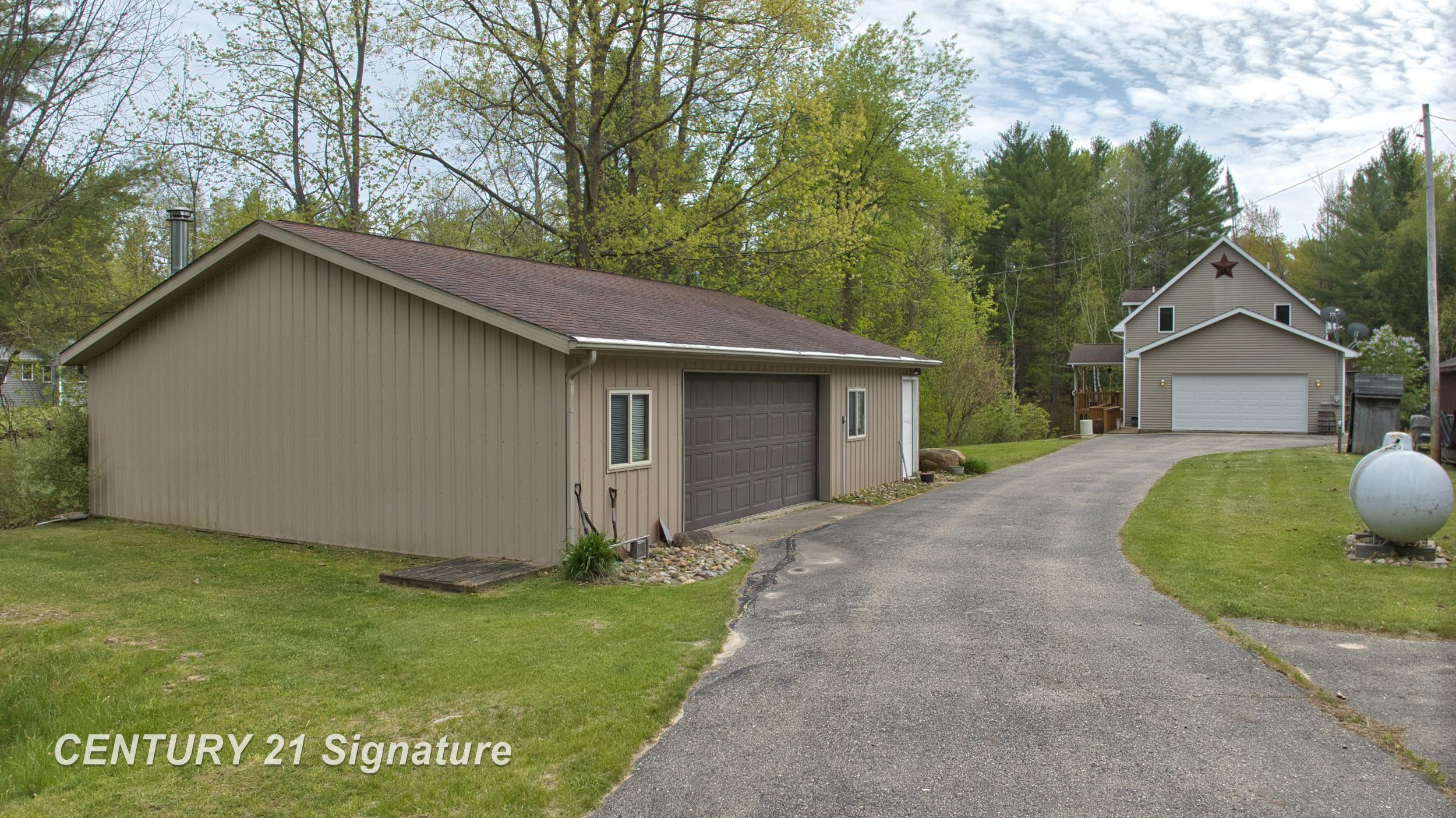 1724 Middle Point Drive, Alger, MI 48610 — Photo 33