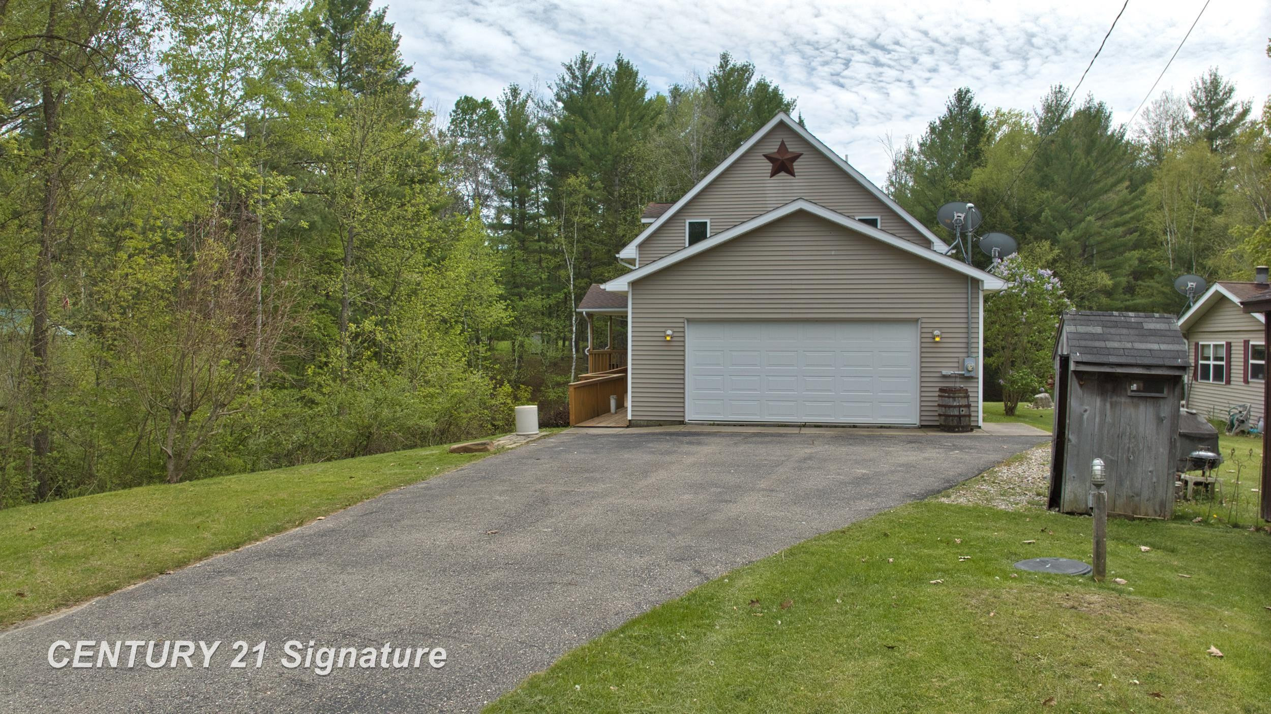 1724 Middle Point Drive, Alger, MI 48610 — Photo 36
