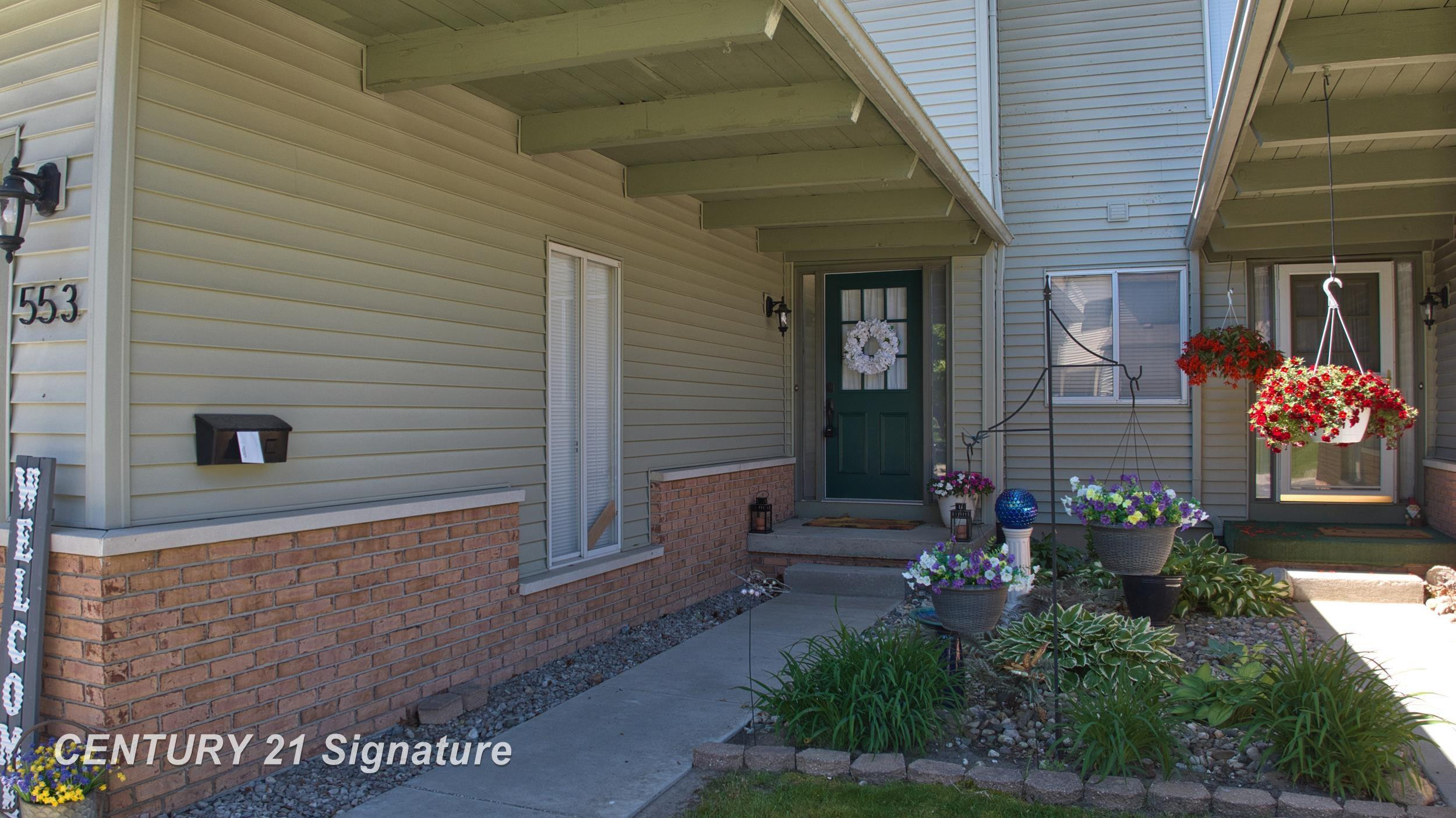 553 Oakbrook Circle, Flushing, MI 48433 — Photo 31