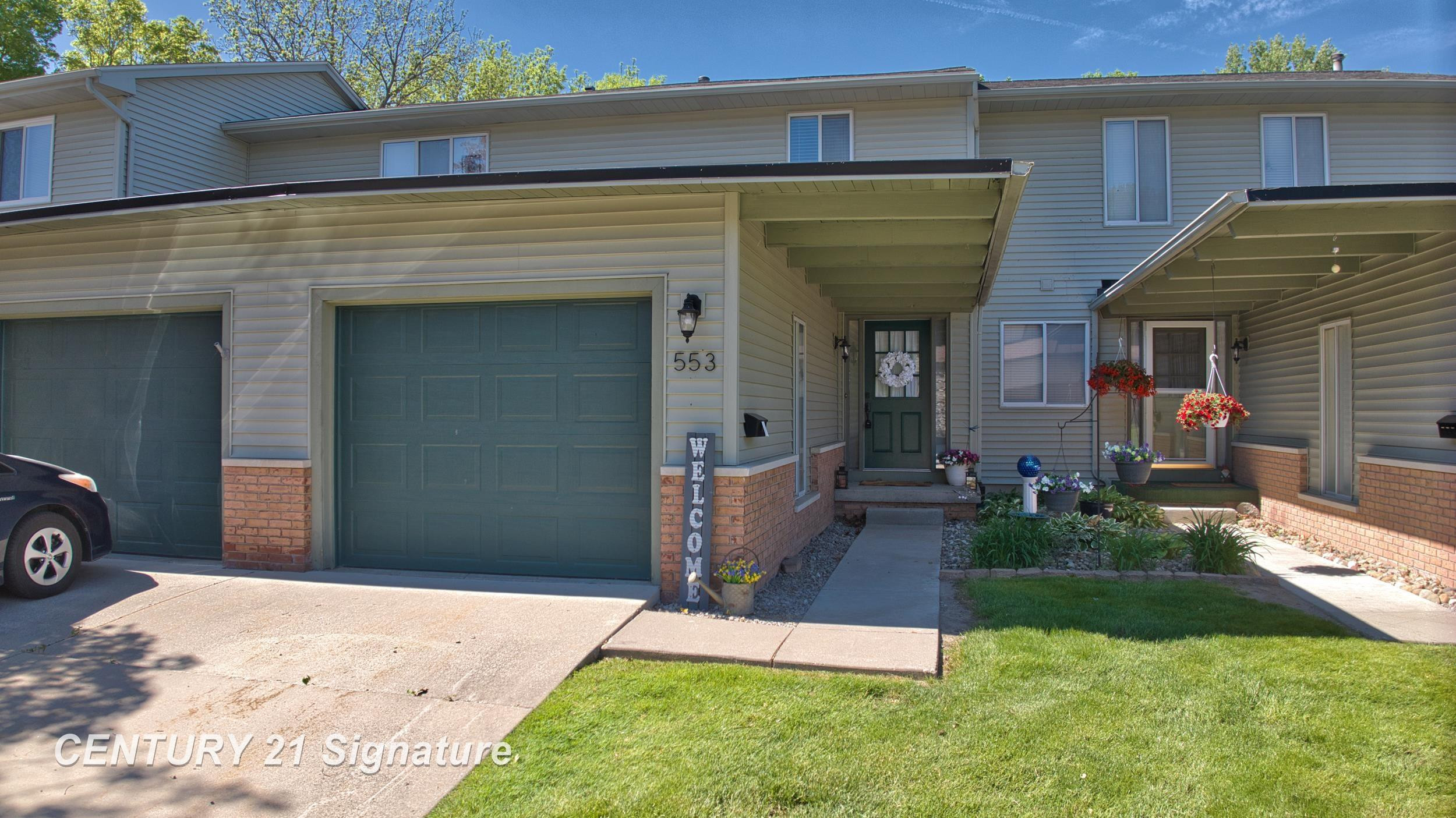 553 Oakbrook Circle, Flushing, MI 48433 — Photo 32