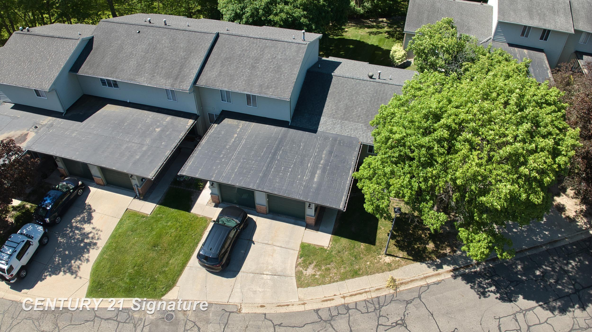 553 Oakbrook Circle, Flushing, MI 48433 — Photo 37