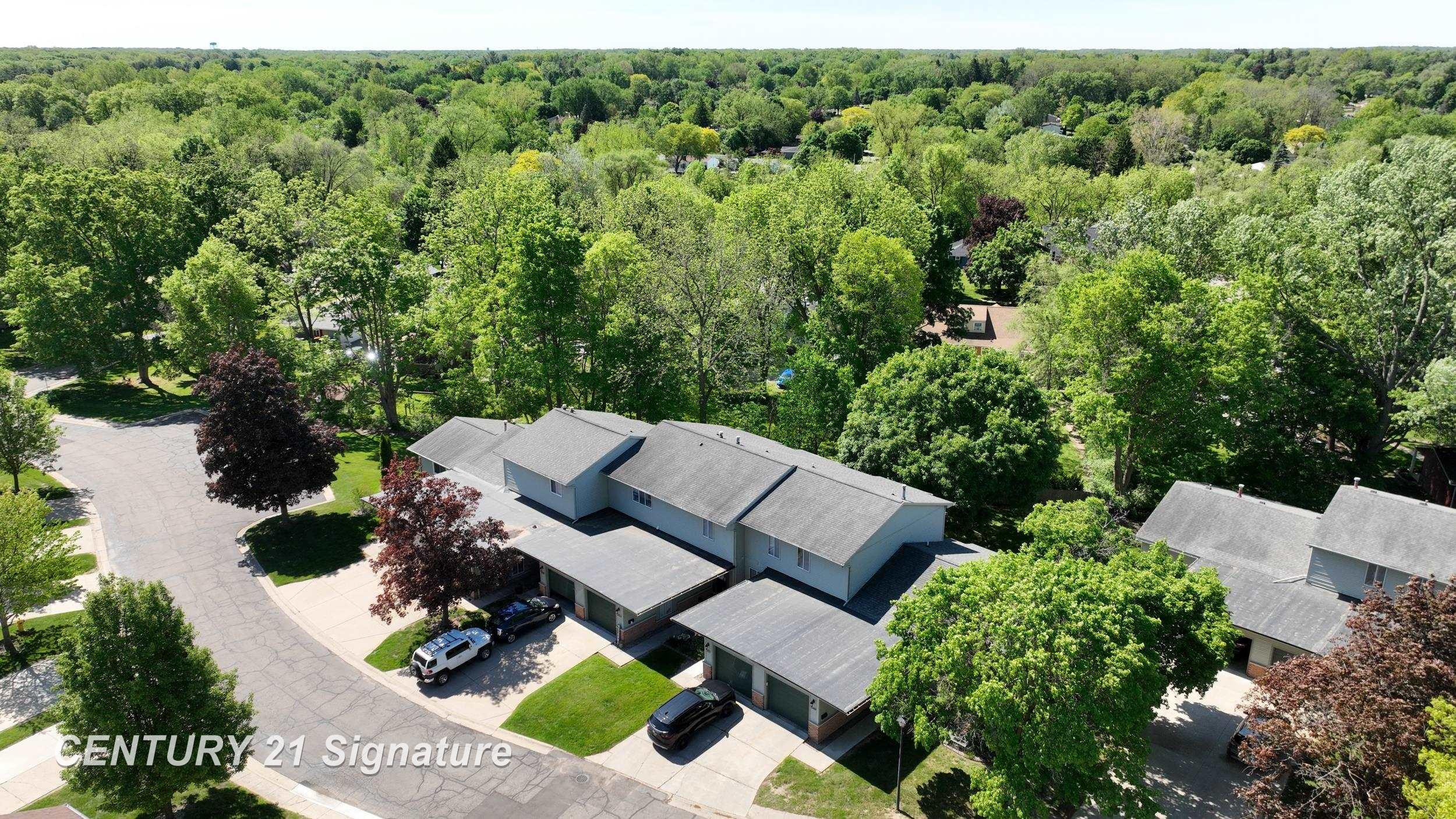 553 Oakbrook Circle, Flushing, MI 48433 — Photo 38