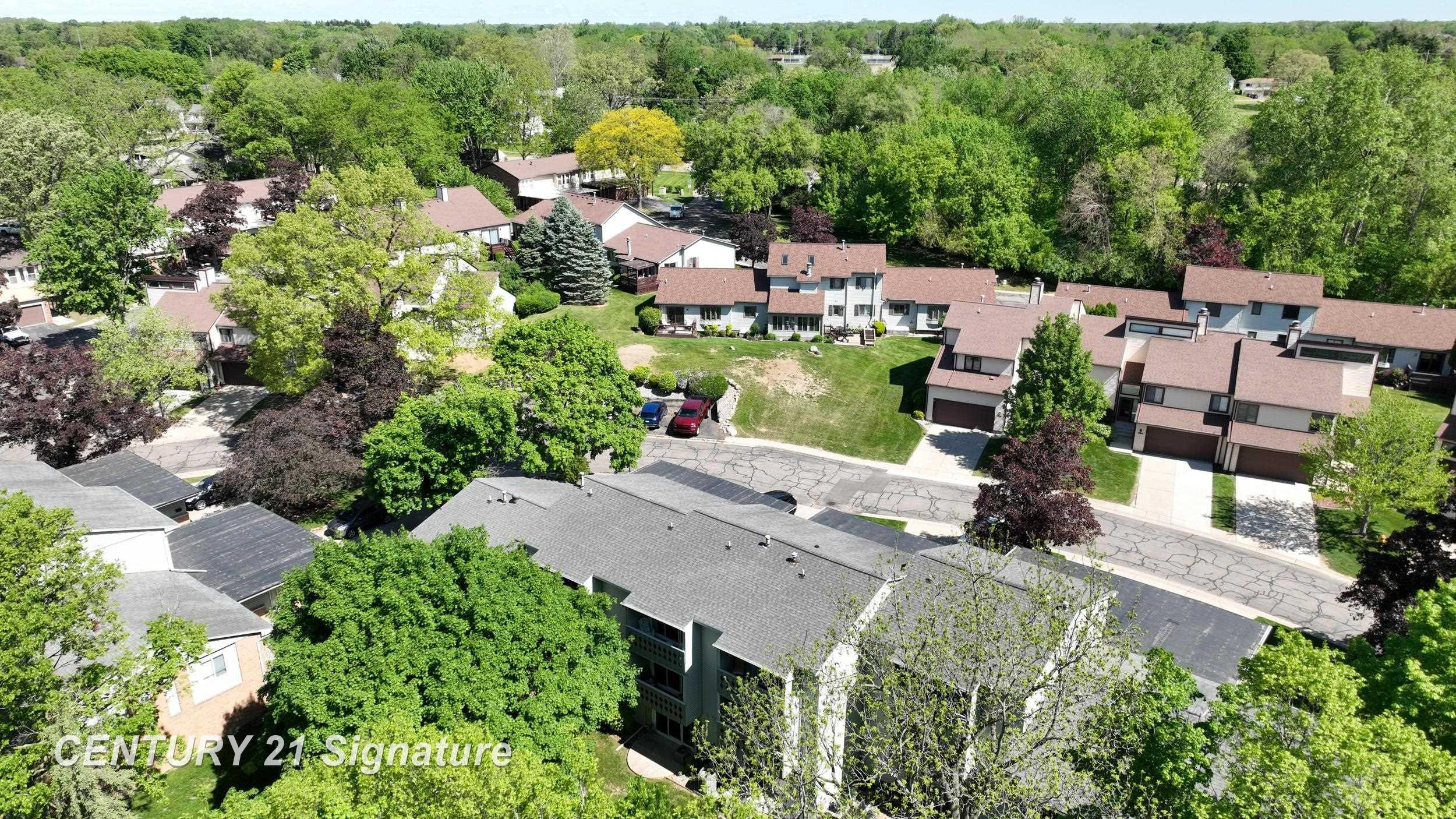 553 Oakbrook Circle, Flushing, MI 48433 — Photo 40