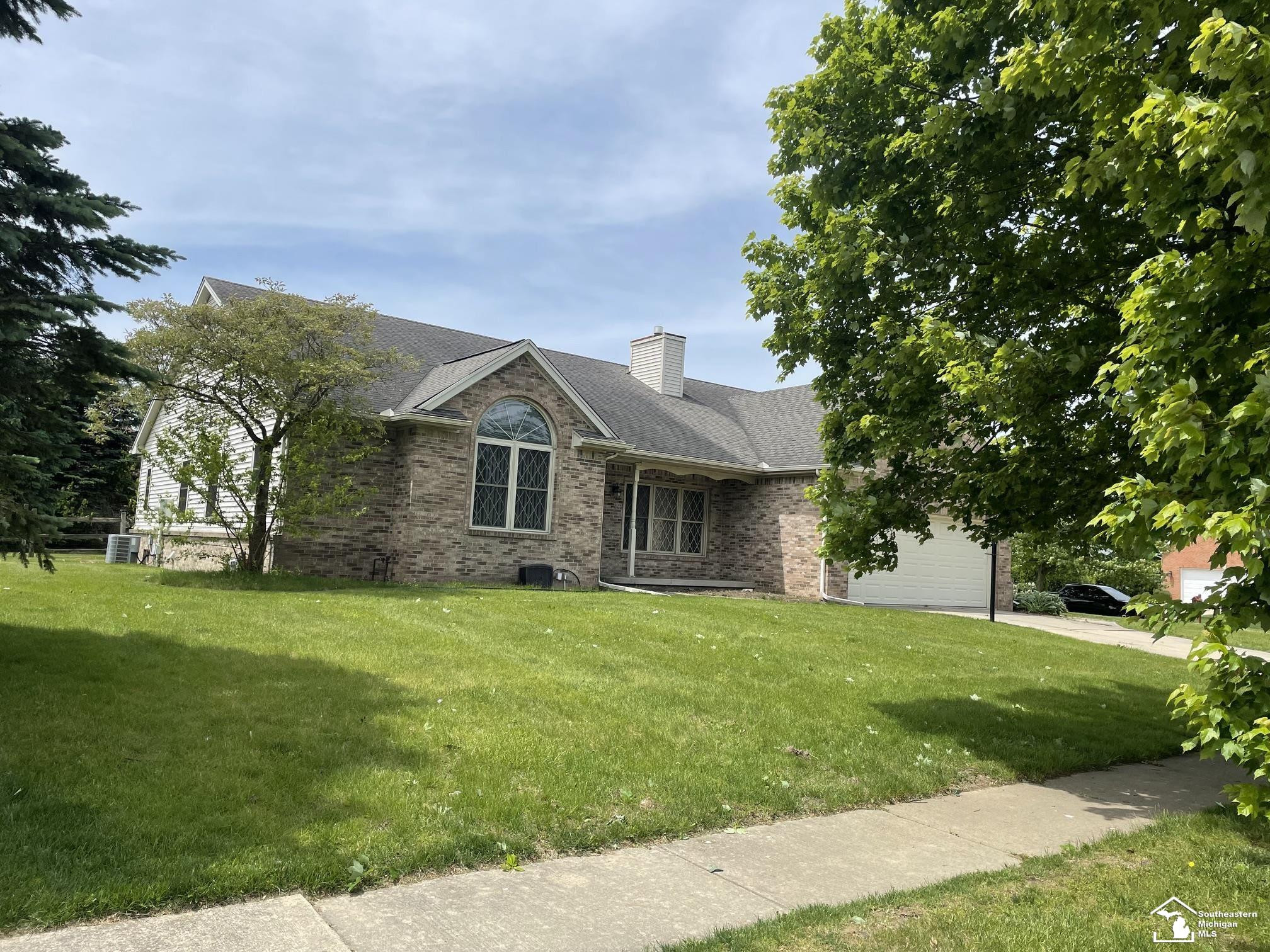 6755 Marzden Drive, Lambertville, MI 48144 — Photo 2