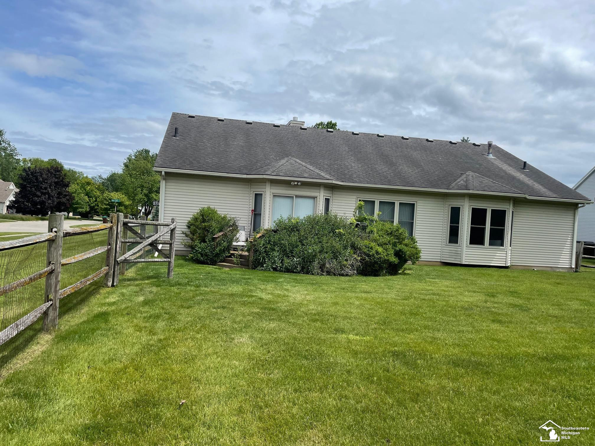 6755 Marzden Drive, Lambertville, MI 48144 — Photo 7