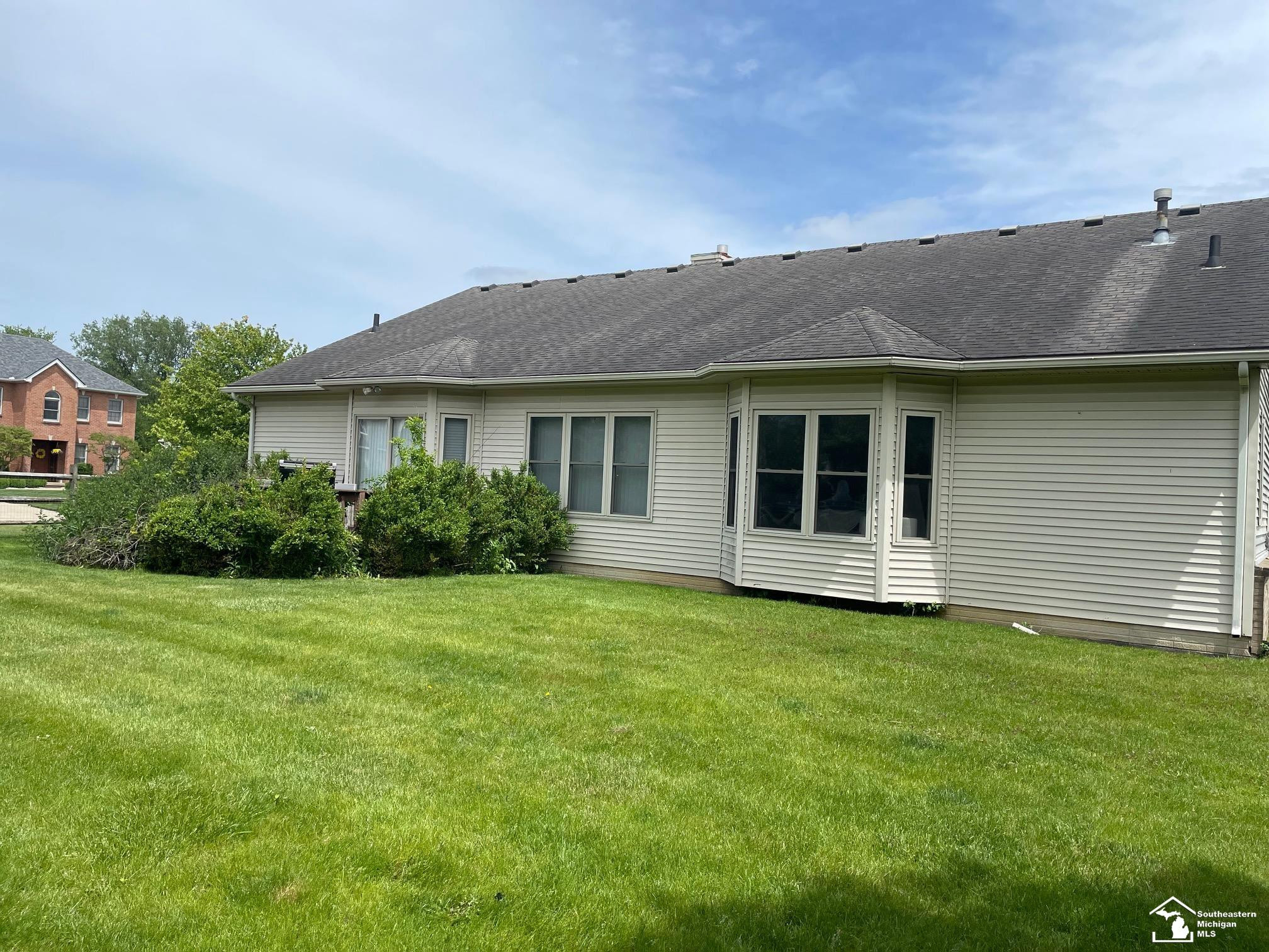6755 Marzden Drive, Lambertville, MI 48144 — Photo 8