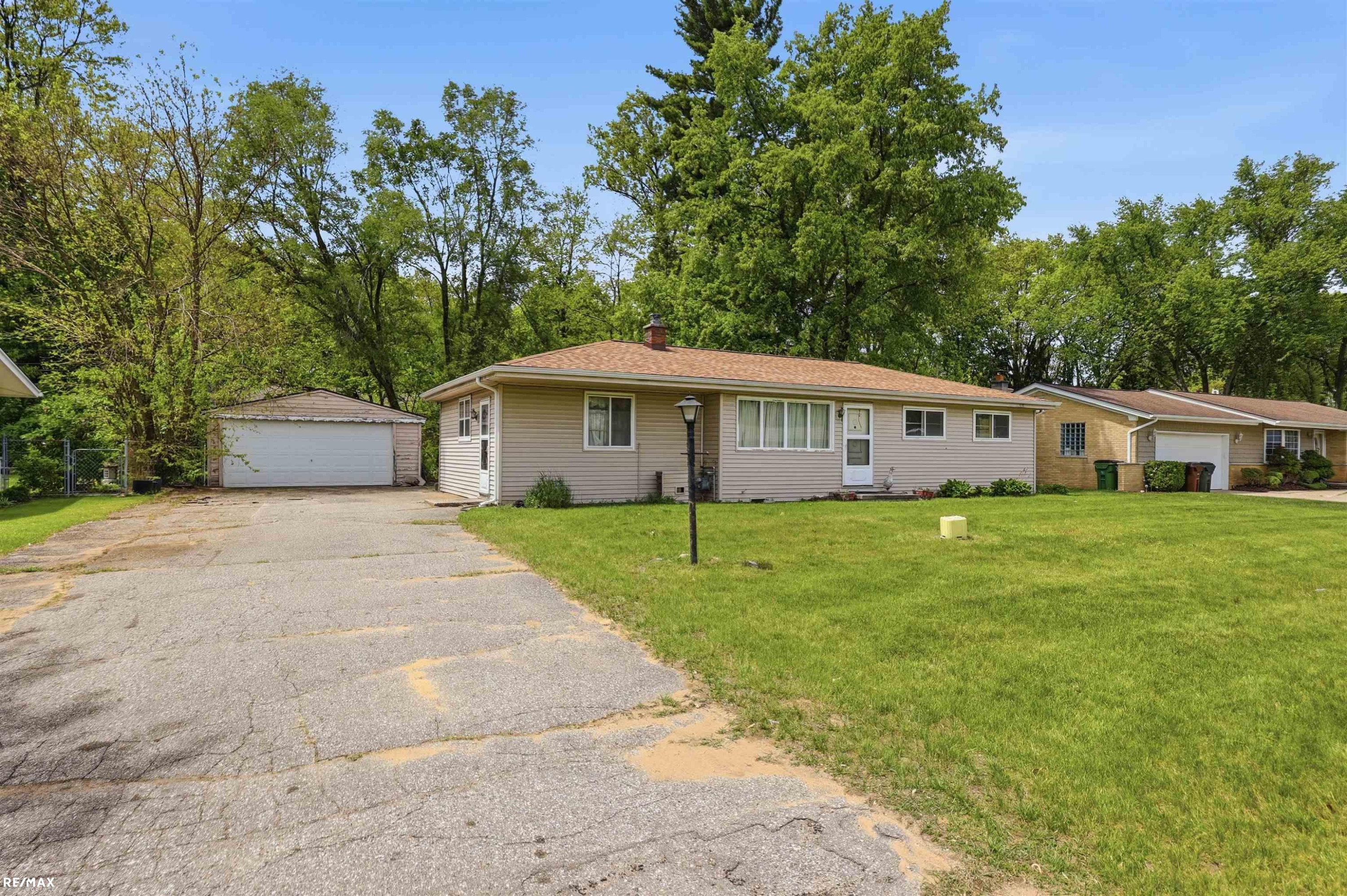 52647 Brentwood Drive, Shelby Twp, MI 48316 — Photo 2