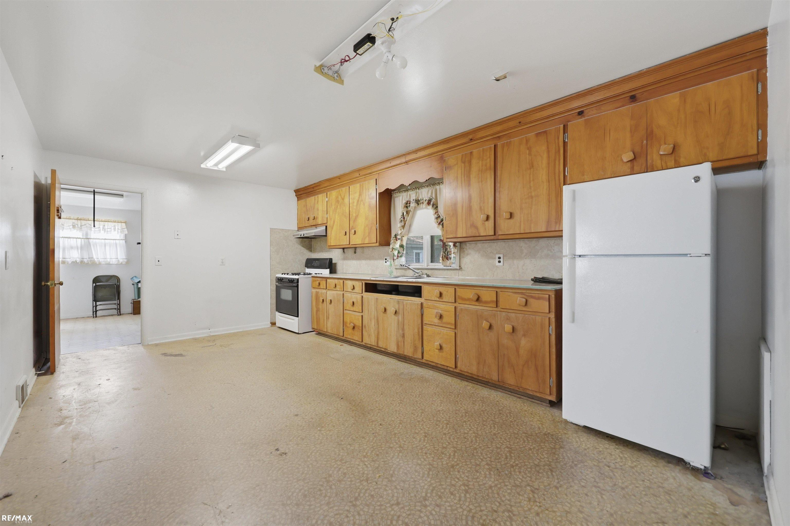 52647 Brentwood Drive, Shelby Twp, MI 48316 — Photo 3