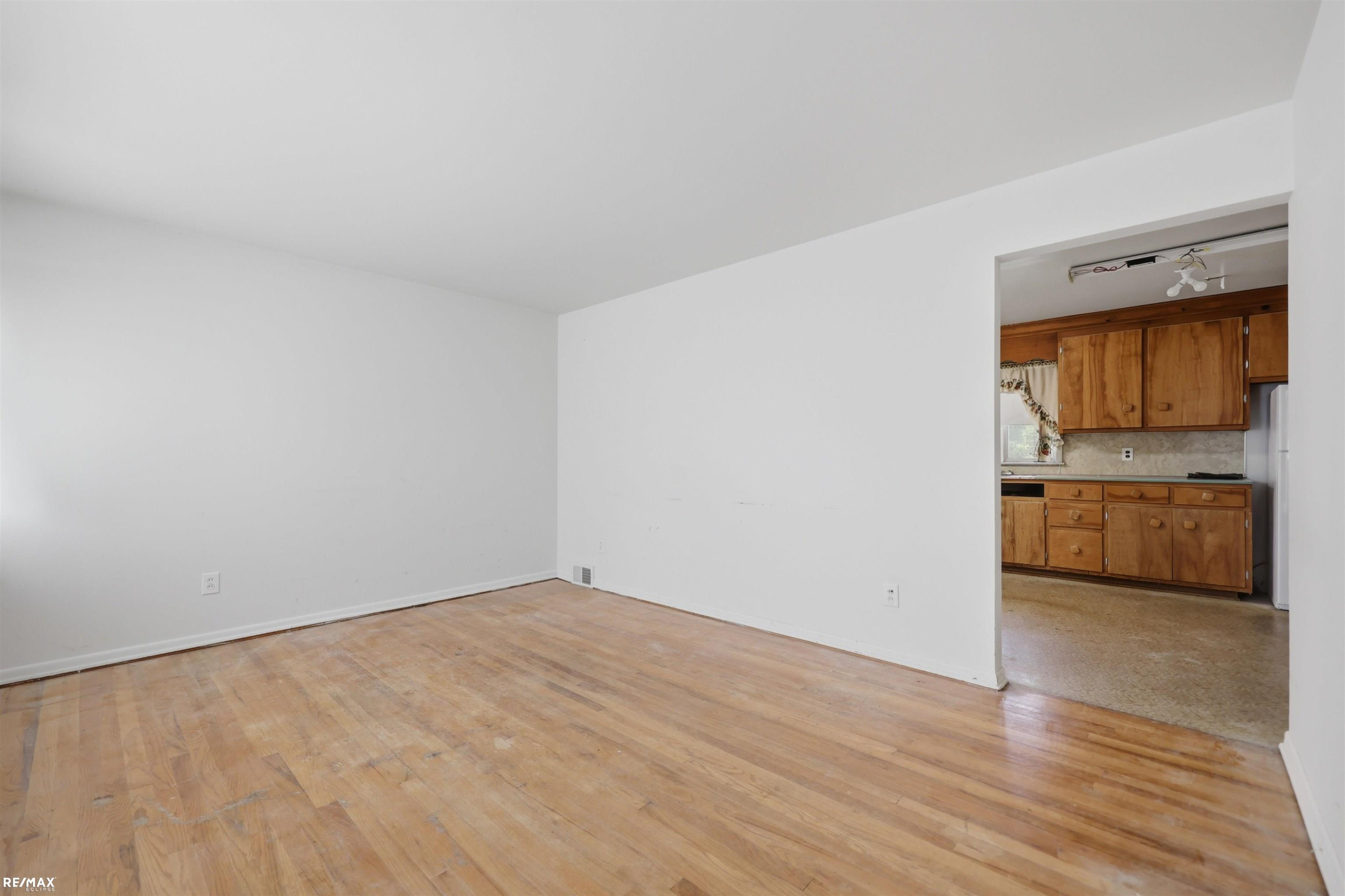 52647 Brentwood Drive, Shelby Twp, MI 48316 — Photo 7