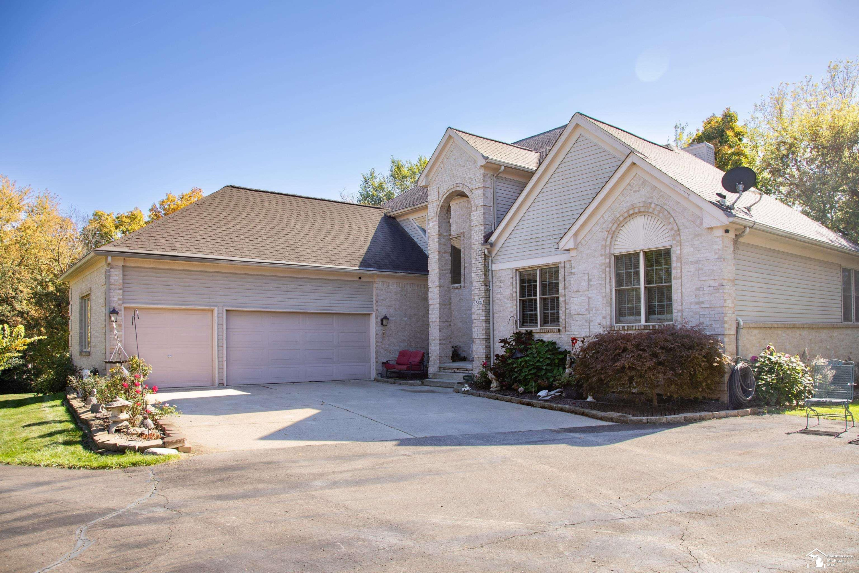52881 Rico Court, Wixom, MI 48393 — Photo 4
