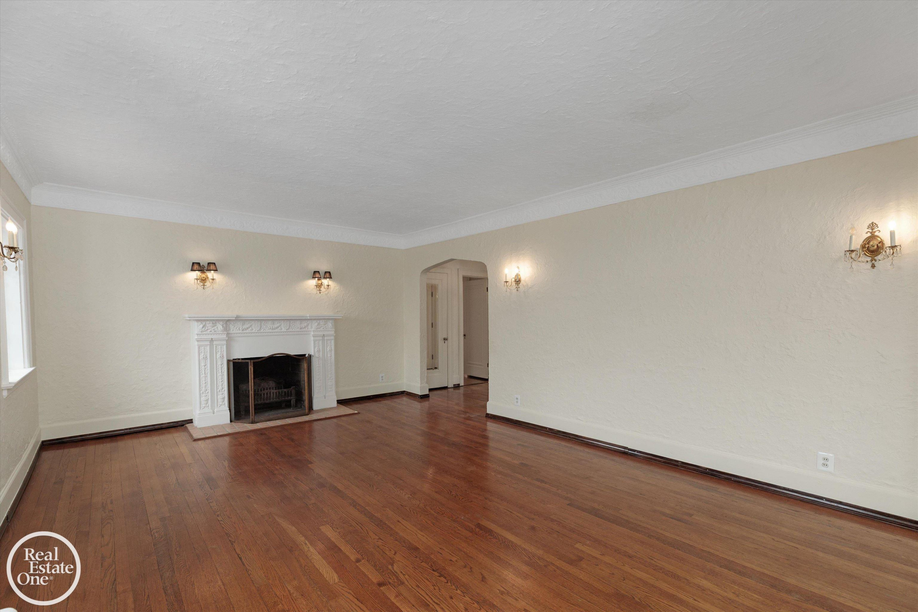 943 Harcourt Road, Grosse Pointe, MI 48230 — Photo 6