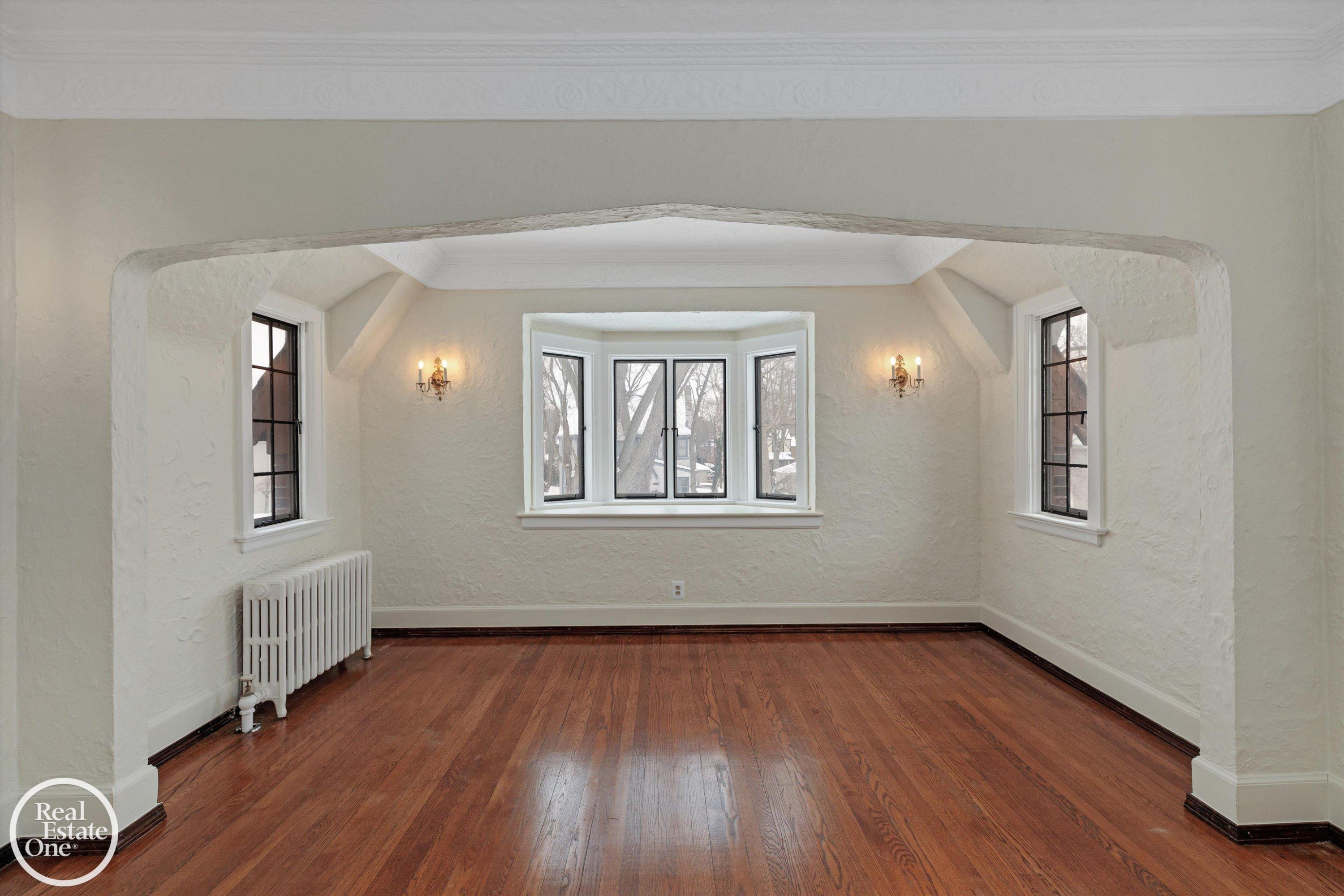 943 Harcourt Road, Grosse Pointe, MI 48230 — Photo 8