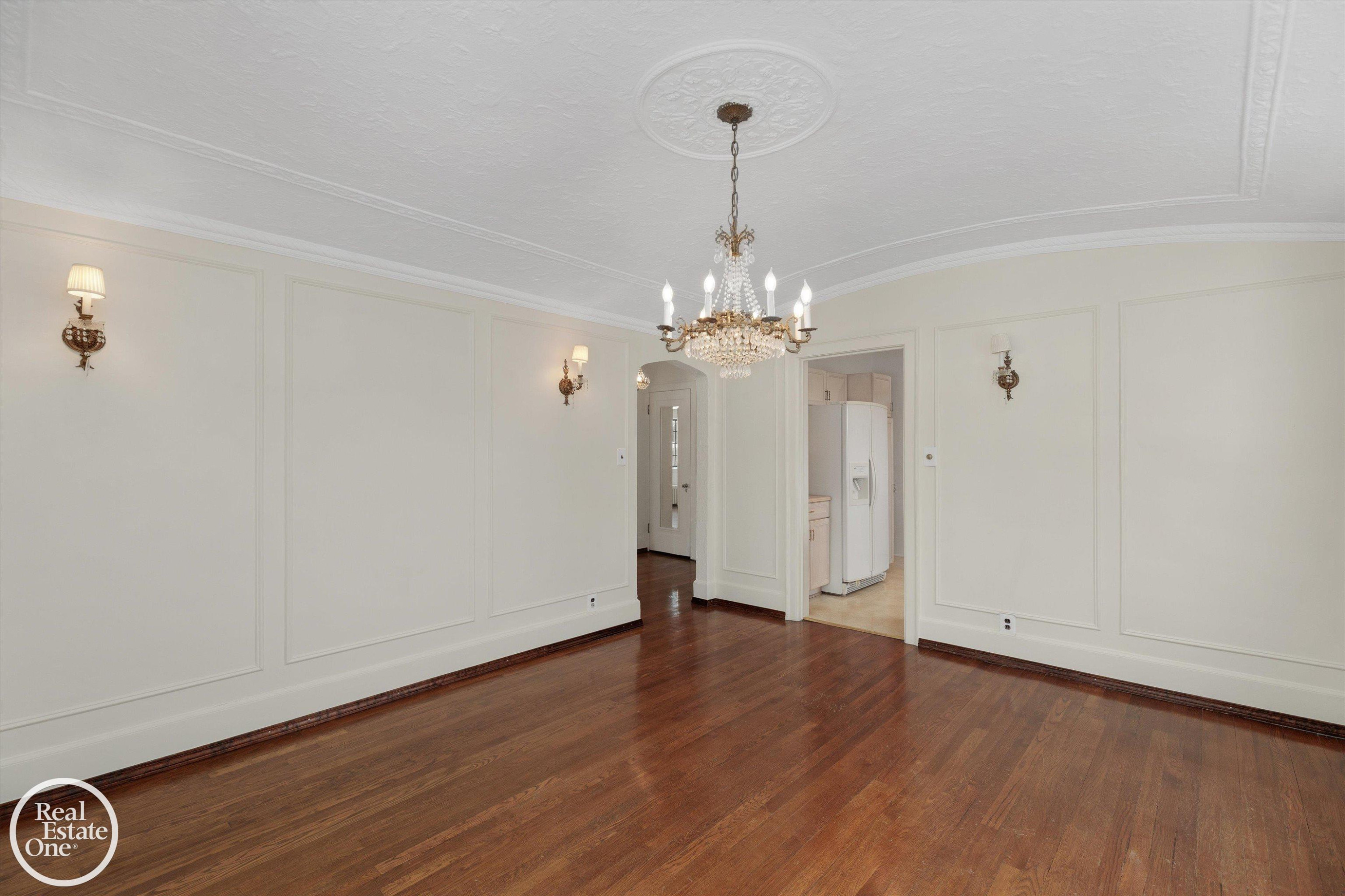 943 Harcourt Road, Grosse Pointe, MI 48230 — Photo 9