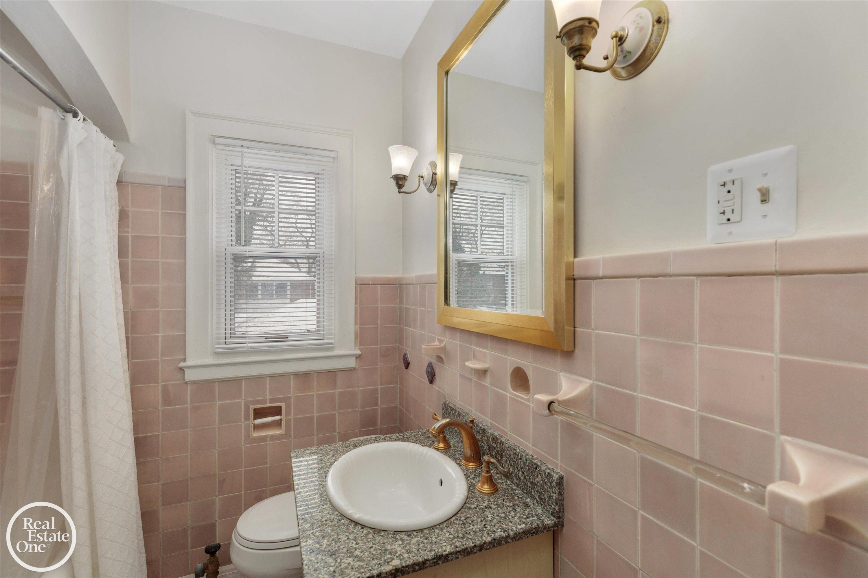 943 Harcourt Road, Grosse Pointe, MI 48230 — Photo 15