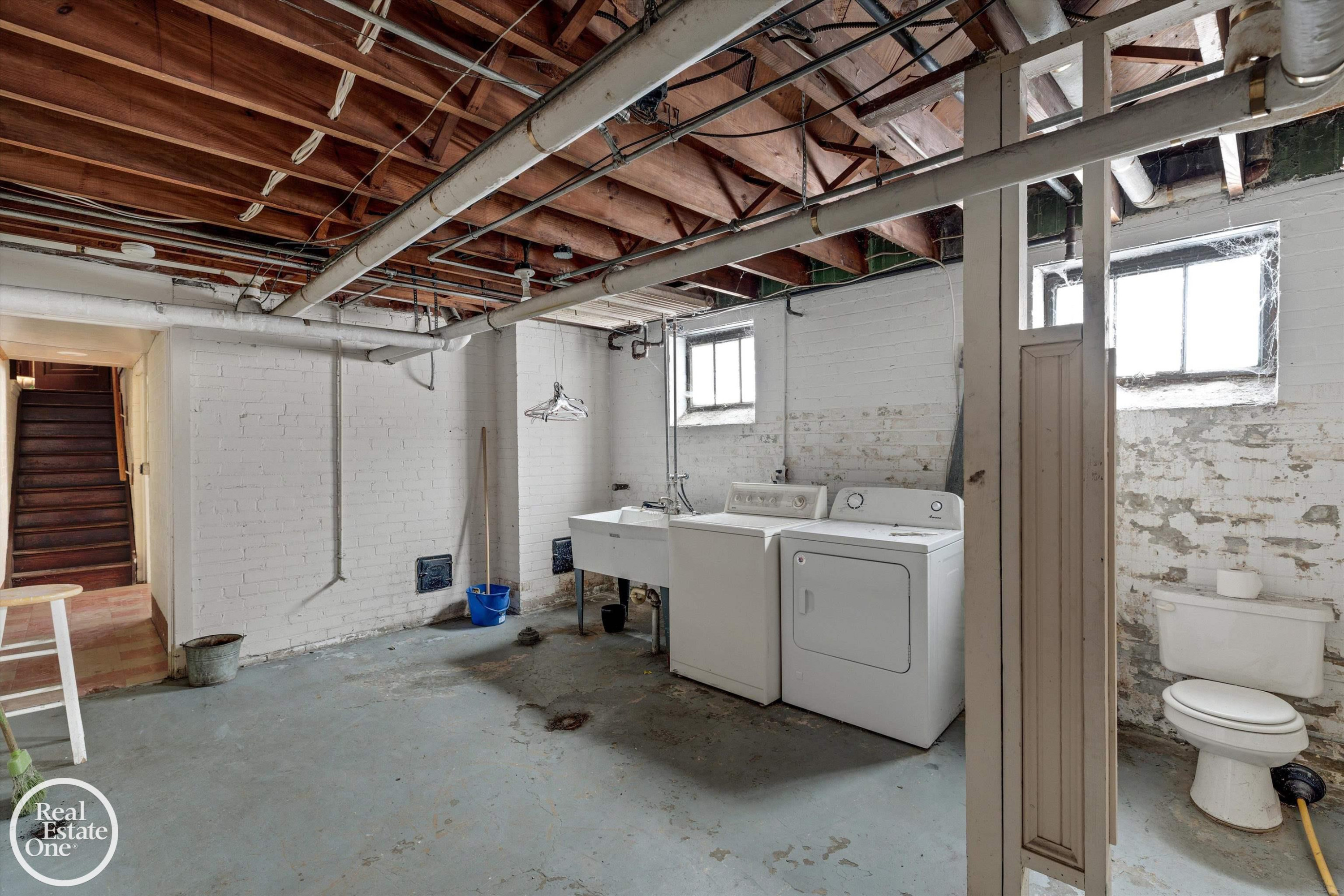 943 Harcourt Road, Grosse Pointe, MI 48230 — Photo 33