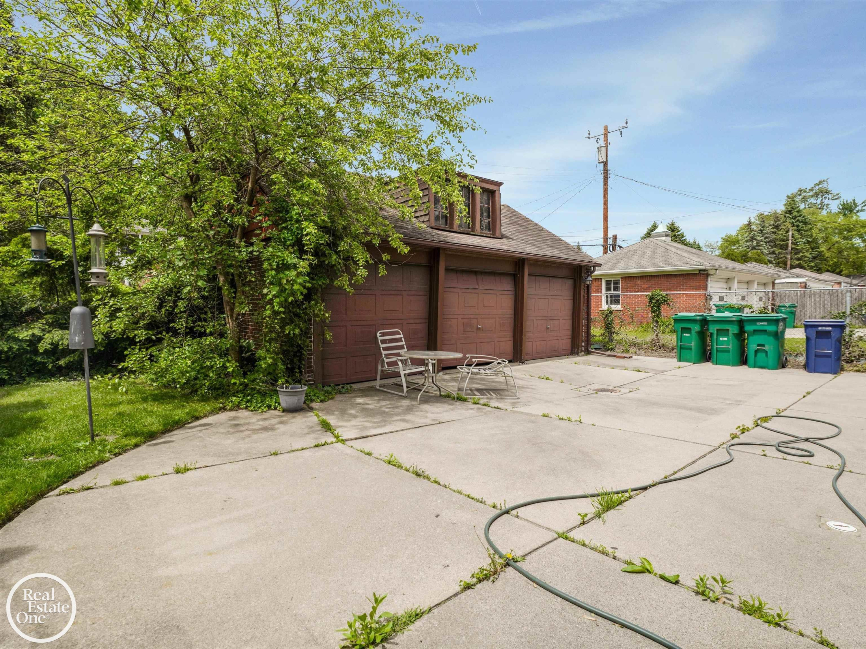 943 Harcourt Road, Grosse Pointe, MI 48230 — Photo 37