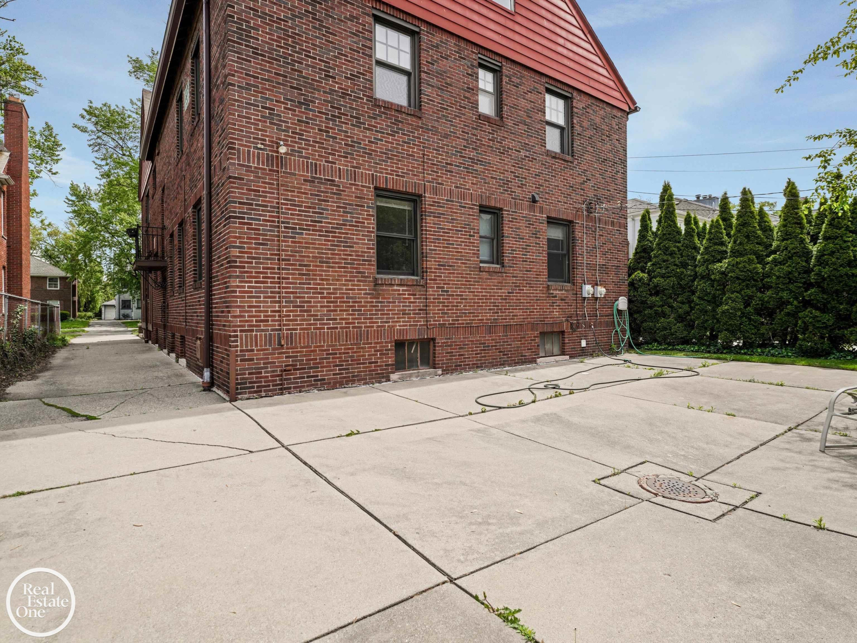 943 Harcourt Road, Grosse Pointe, MI 48230 — Photo 40