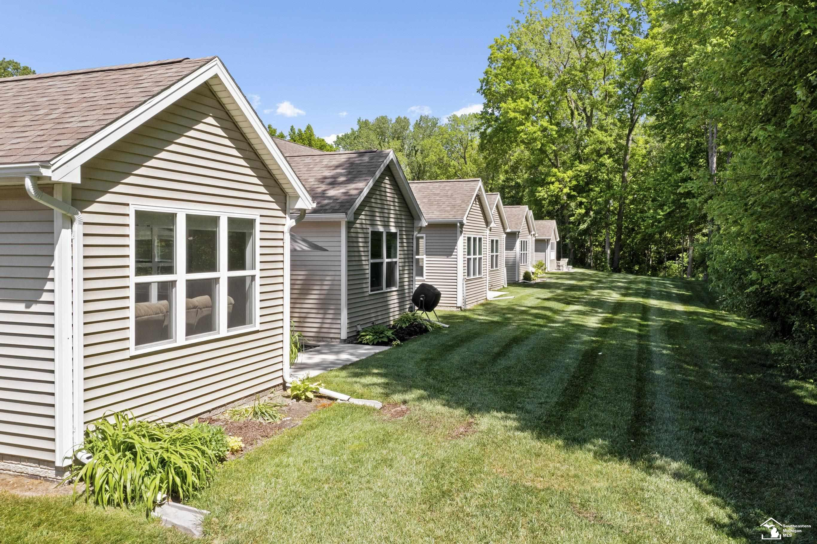 8046 Timber Wood Lane, Temperance, MI 48182 — Photo 33