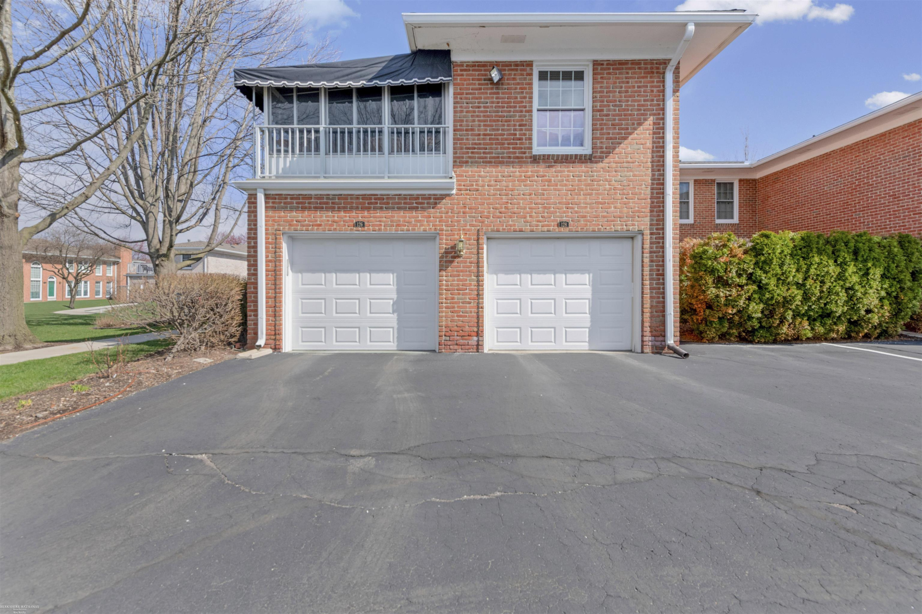 126 Windwood Pointe Street, Saint Clair Shores, MI 48080 — Photo 27