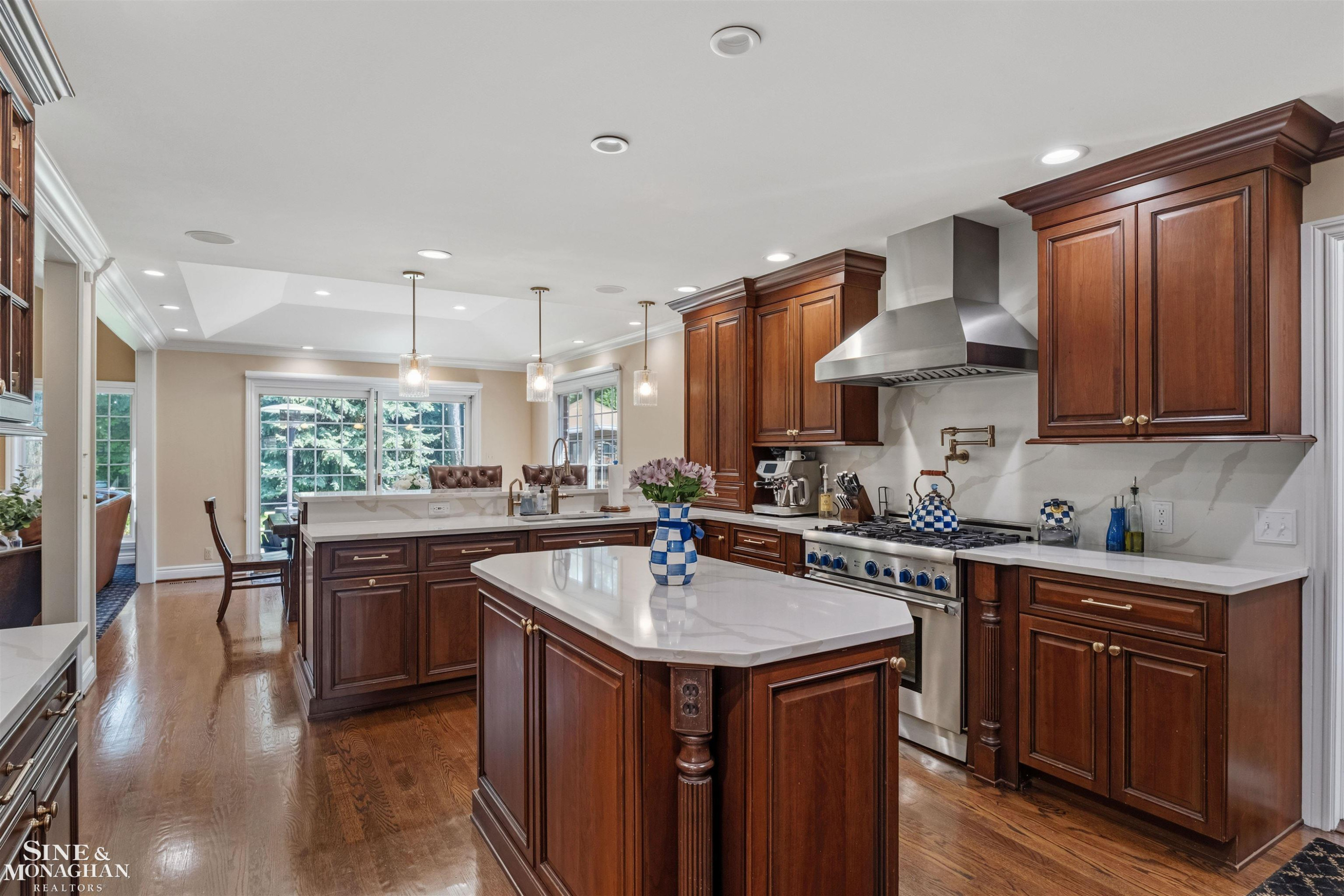 578 Heather Lane, Grosse Pointe Woods, MI 48236 — Photo 4
