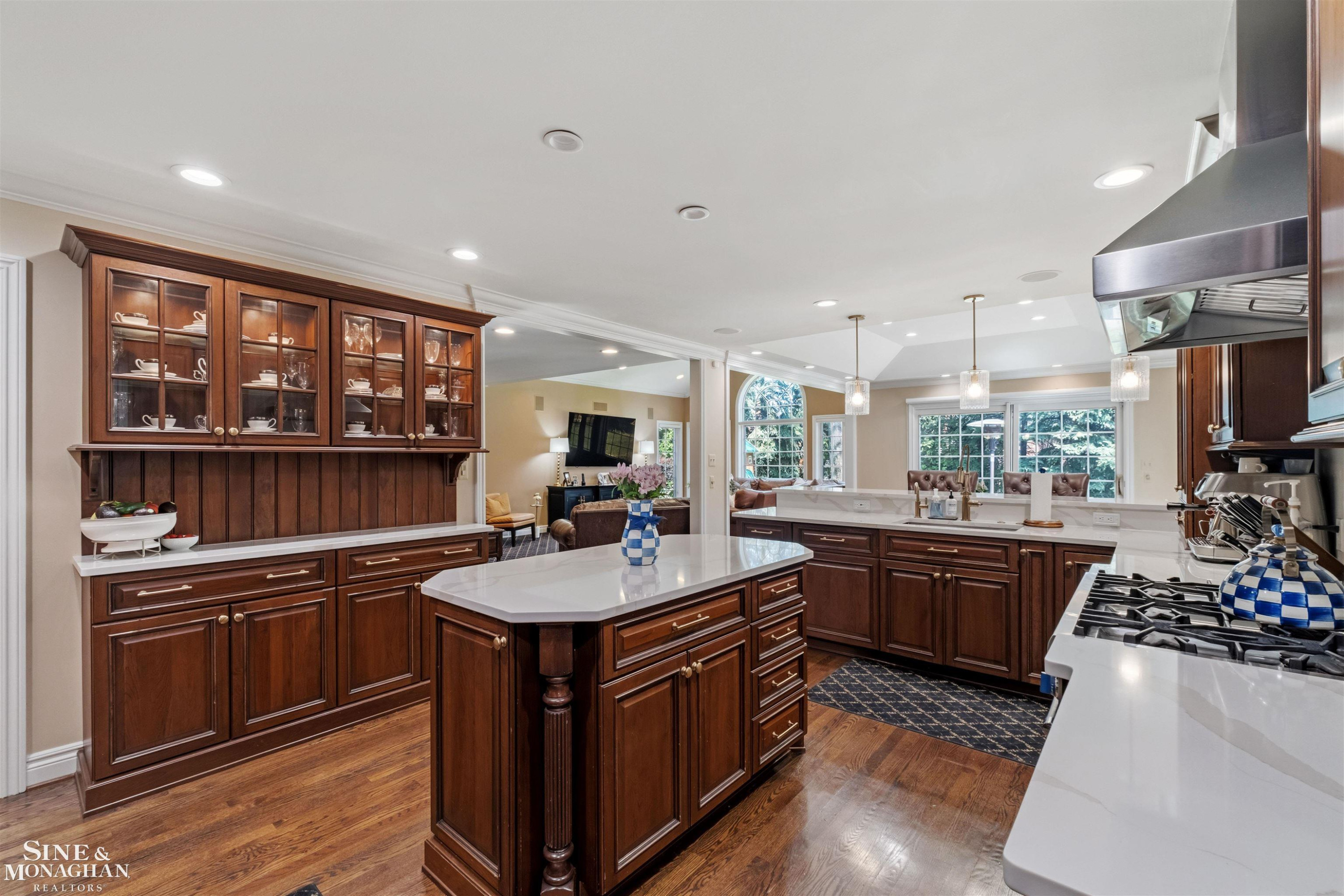578 Heather Lane, Grosse Pointe Woods, MI 48236 — Photo 8