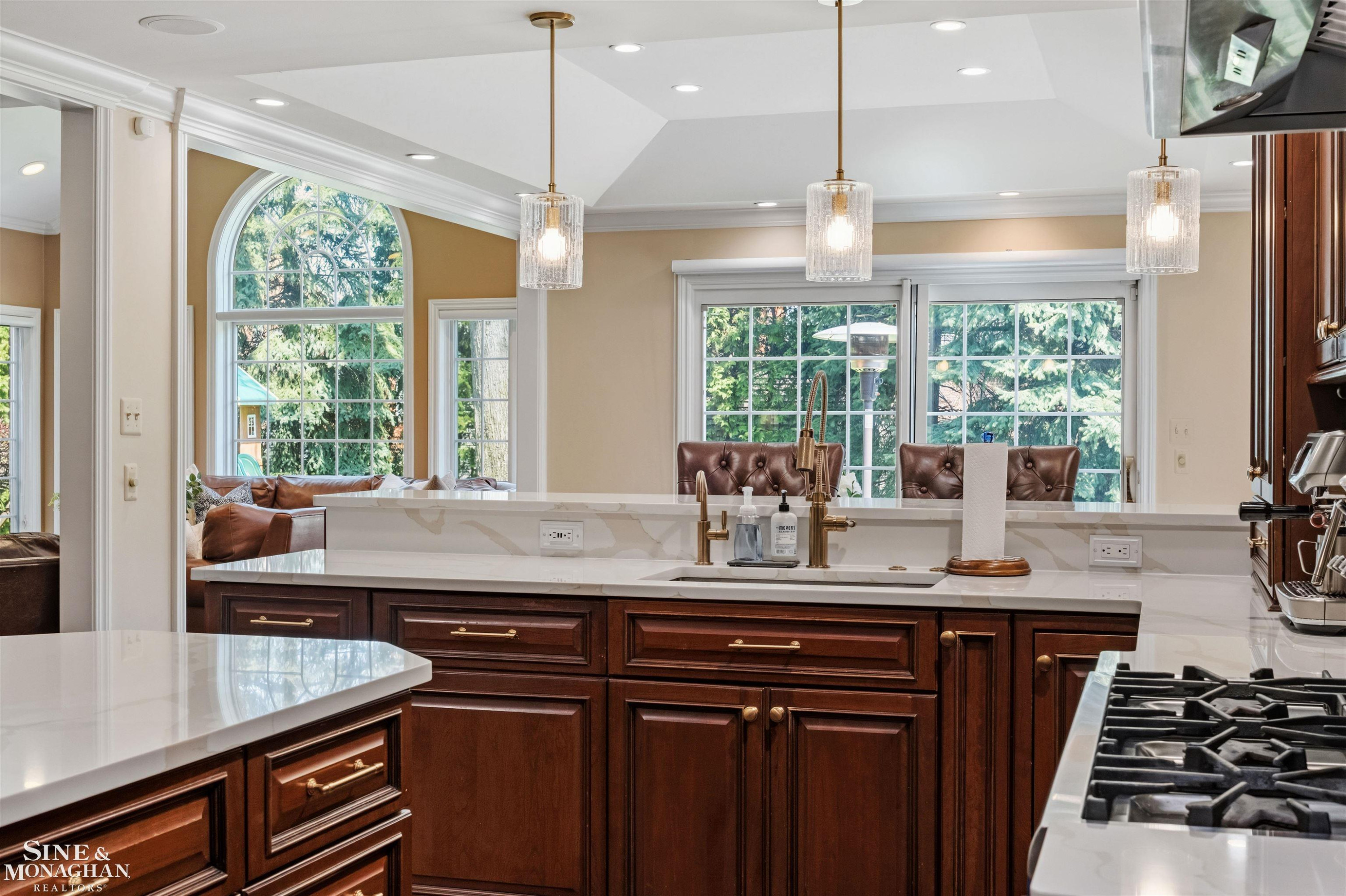578 Heather Lane, Grosse Pointe Woods, MI 48236 — Photo 9