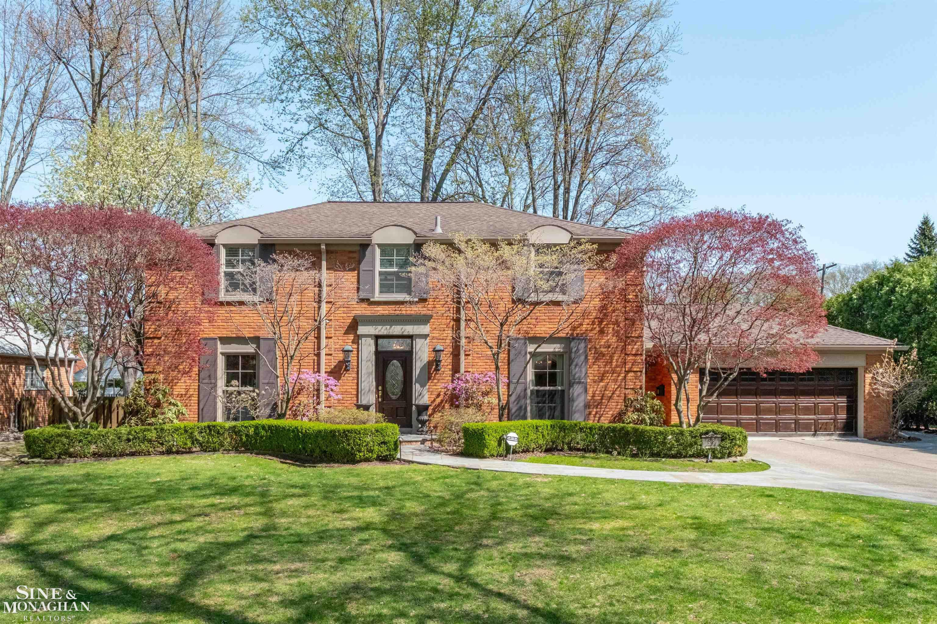 578 Heather Lane, Grosse Pointe Woods, MI 48236
