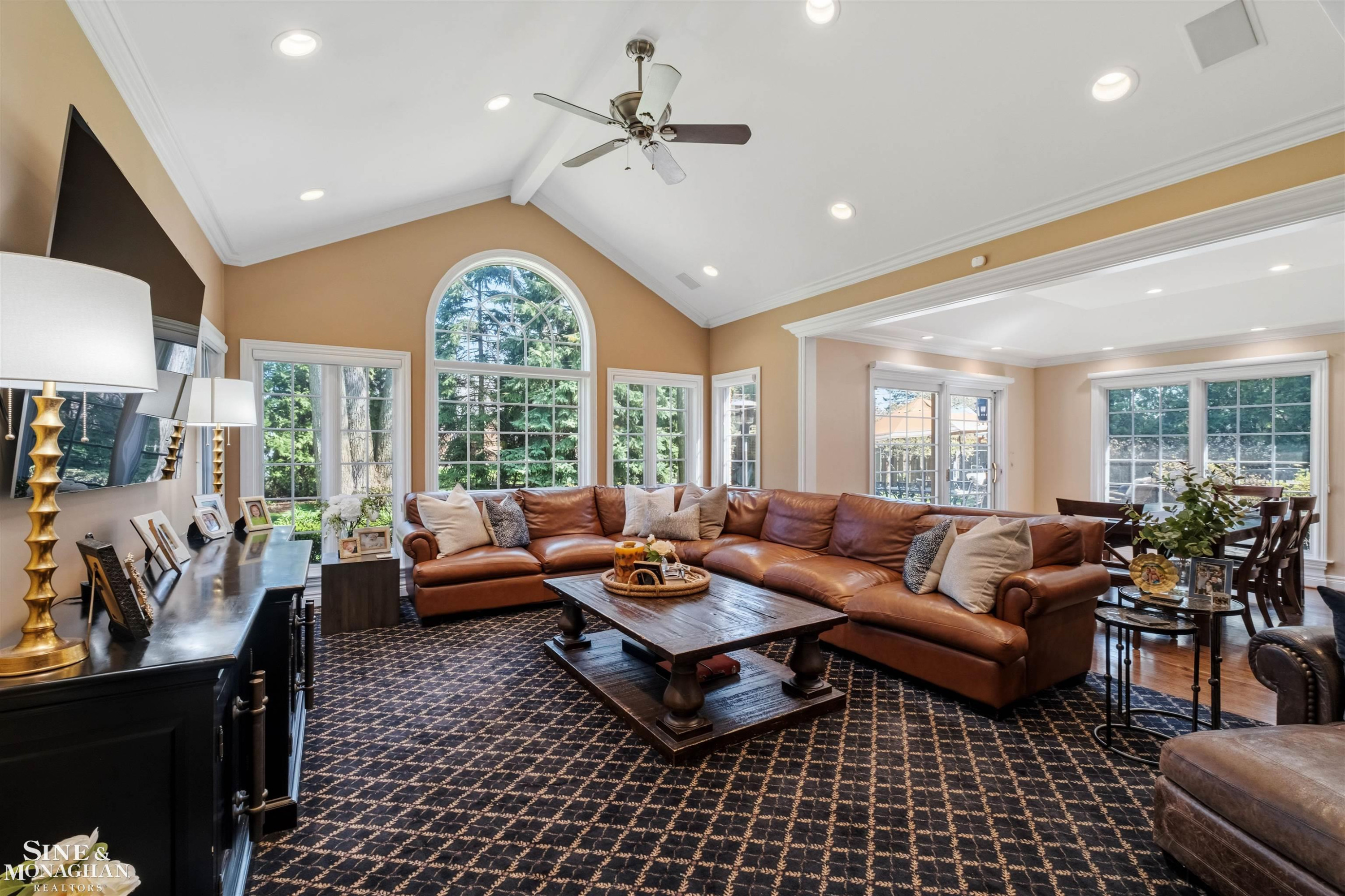 578 Heather Lane, Grosse Pointe Woods, MI 48236 — Photo 12